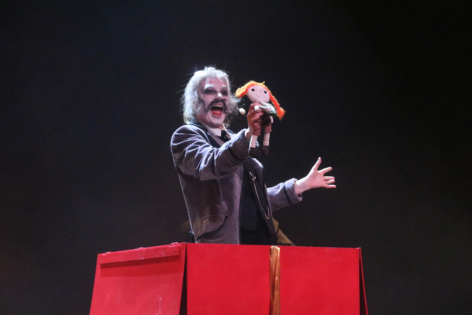 Niezwykła „Opowieść Wigilijna” Teatru „Avatar”