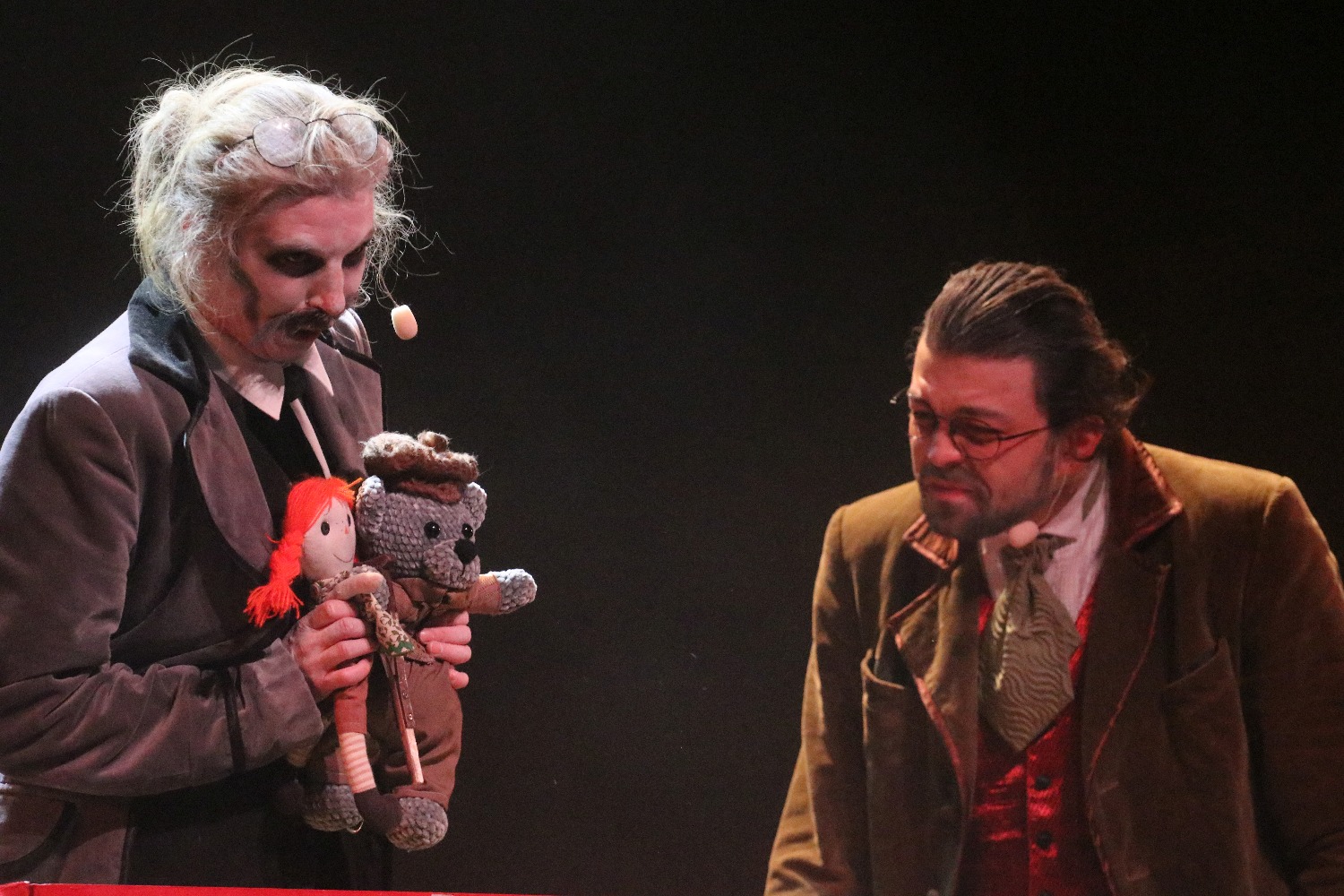 Niezwykła „Opowieść Wigilijna” Teatru „Avatar”