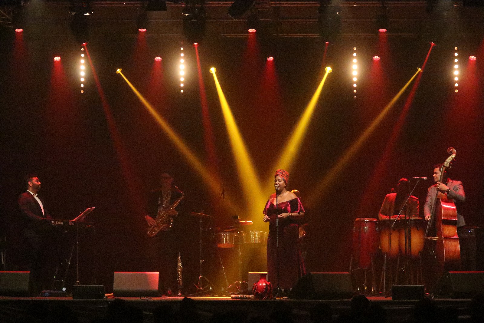 Roland Abreu & The Cuban Latin Jazz feat. Yaremi Kordos