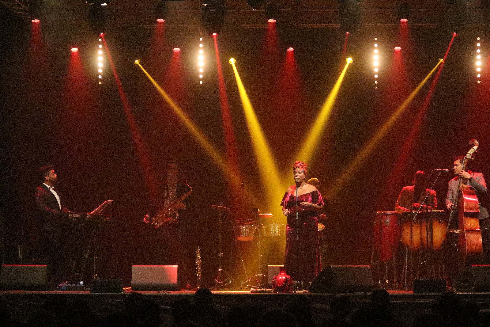 Roland Abreu & The Cuban Latin Jazz feat. Yaremi Kordos