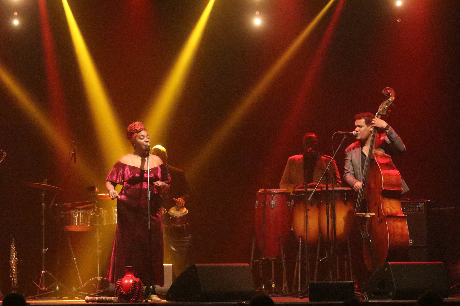 Roland Abreu & The Cuban Latin Jazz feat. Yaremi Kordos