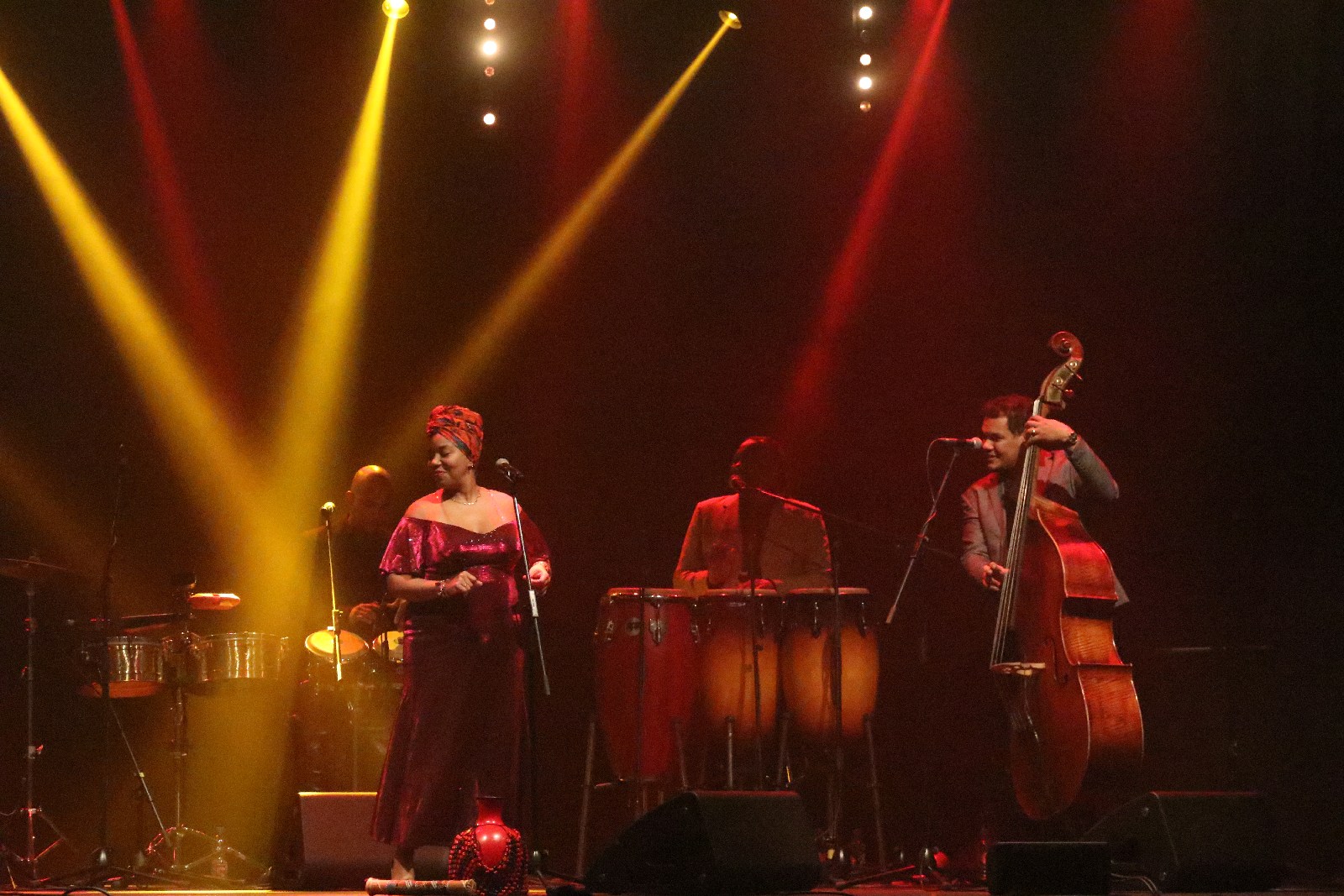 Roland Abreu & The Cuban Latin Jazz feat. Yaremi Kordos
