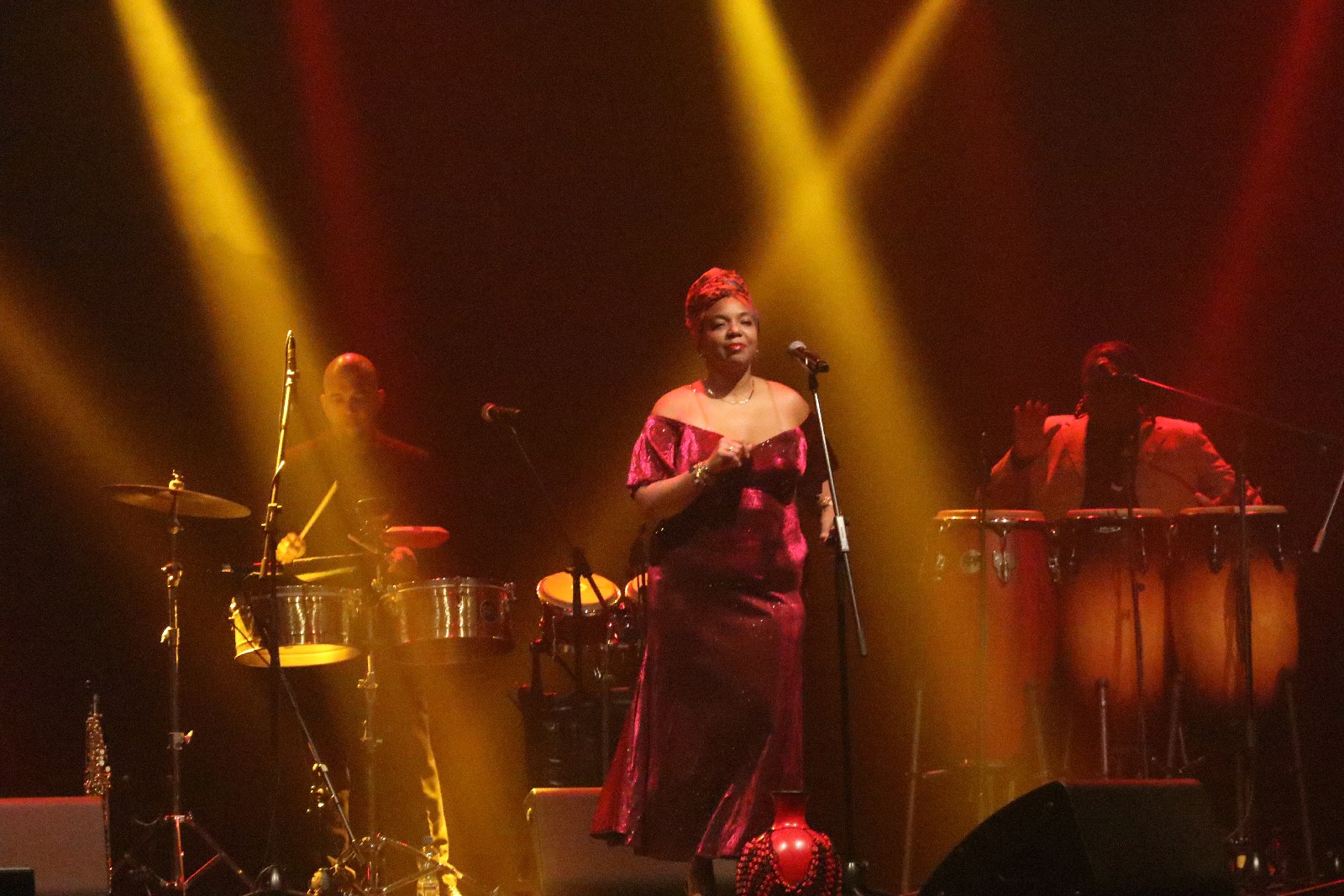 Roland Abreu & The Cuban Latin Jazz feat. Yaremi Kordos