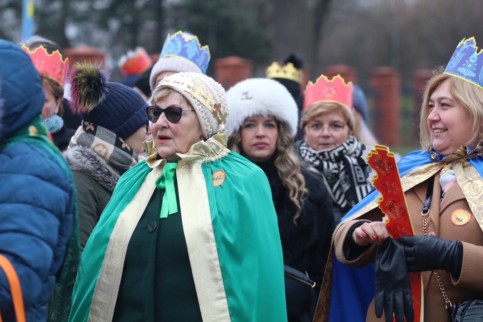 Wspólne kolędowanie podczas Orszaku Trzech Króli w Prochowicach