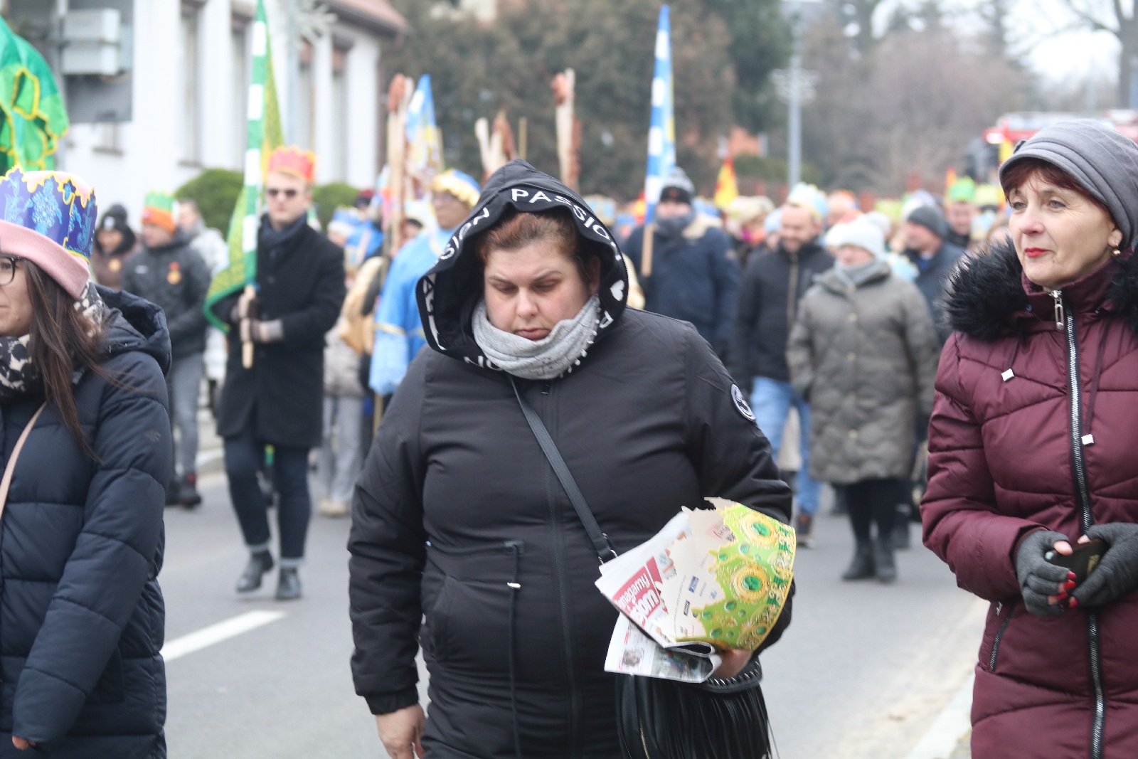 Wspólne kolędowanie podczas Orszaku Trzech Króli w Prochowicach