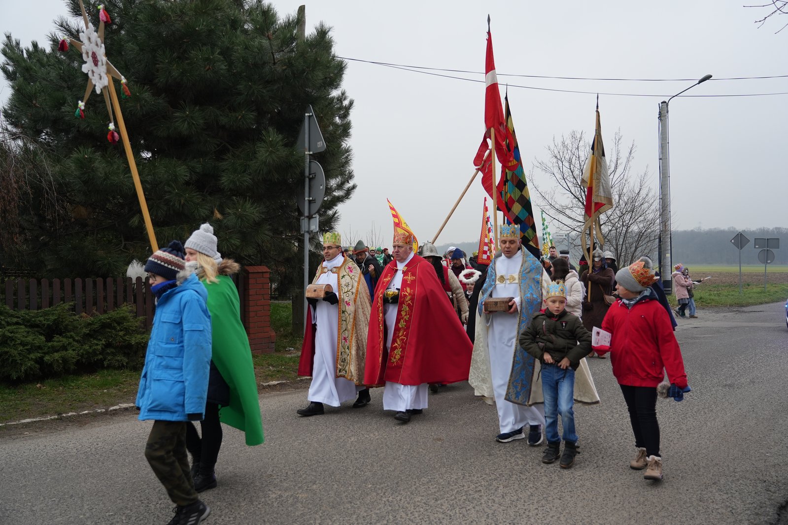 Orszak Trzech Króli w Legnickim Polu przeszedł ulicami gminy