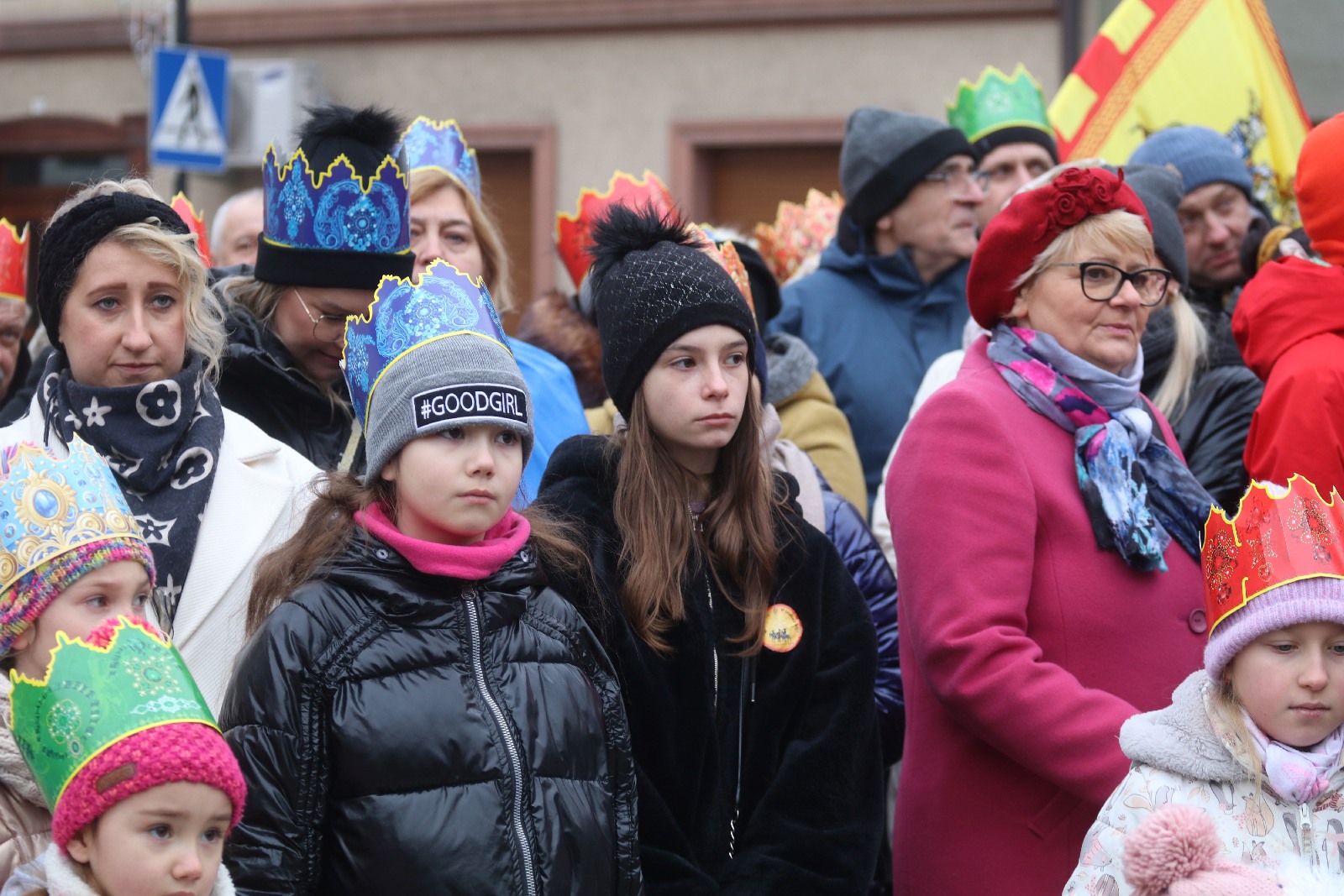 Wspólne kolędowanie podczas Orszaku Trzech Króli w Prochowicach