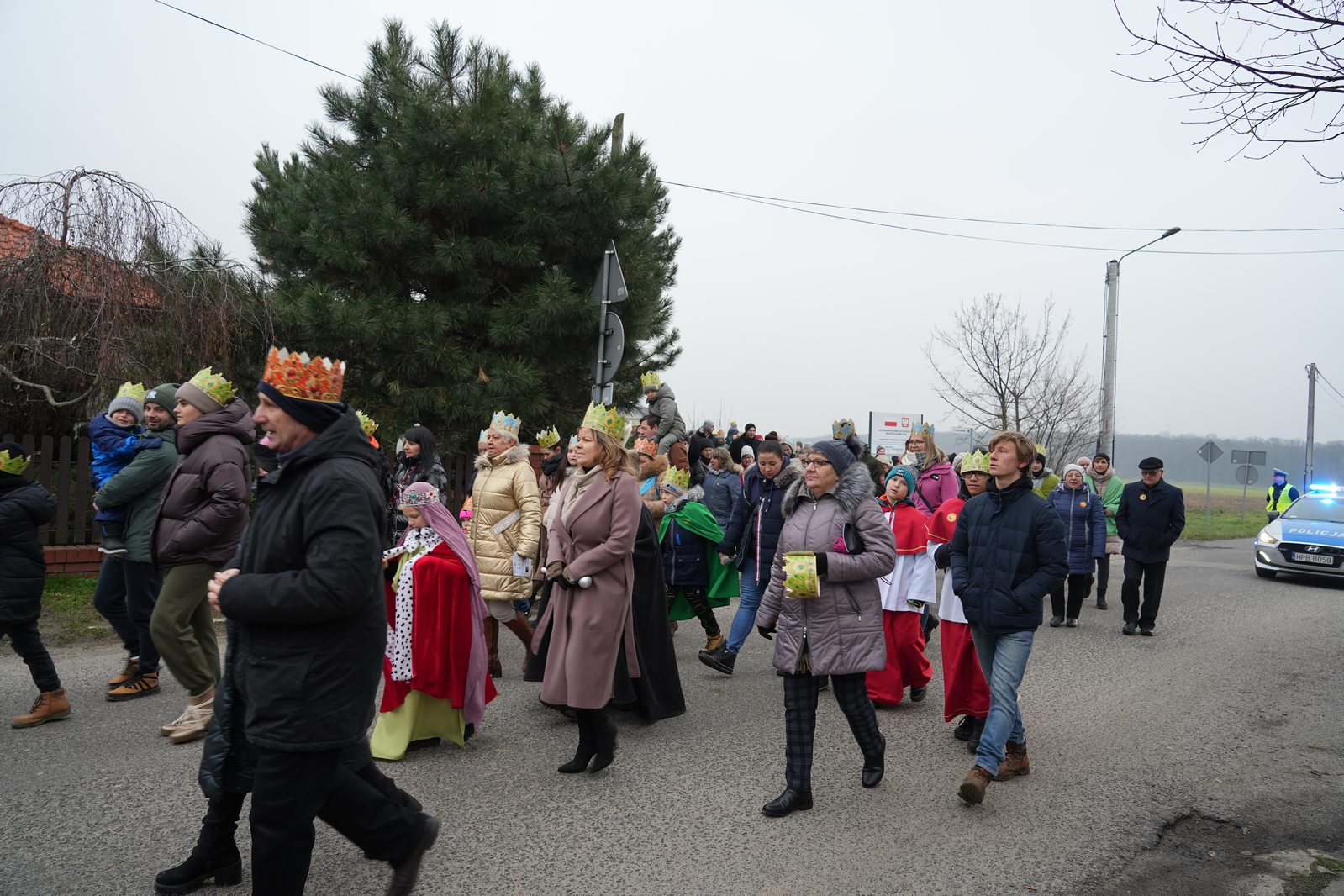 Orszak Trzech Króli w Legnickim Polu przeszedł ulicami gminy