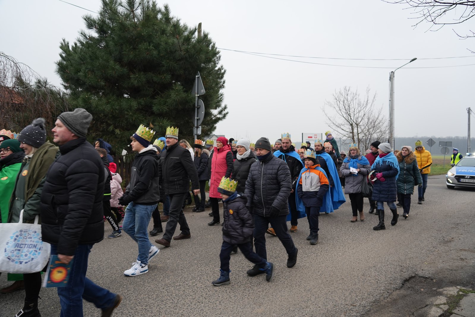Orszak Trzech Króli w Legnickim Polu przeszedł ulicami gminy