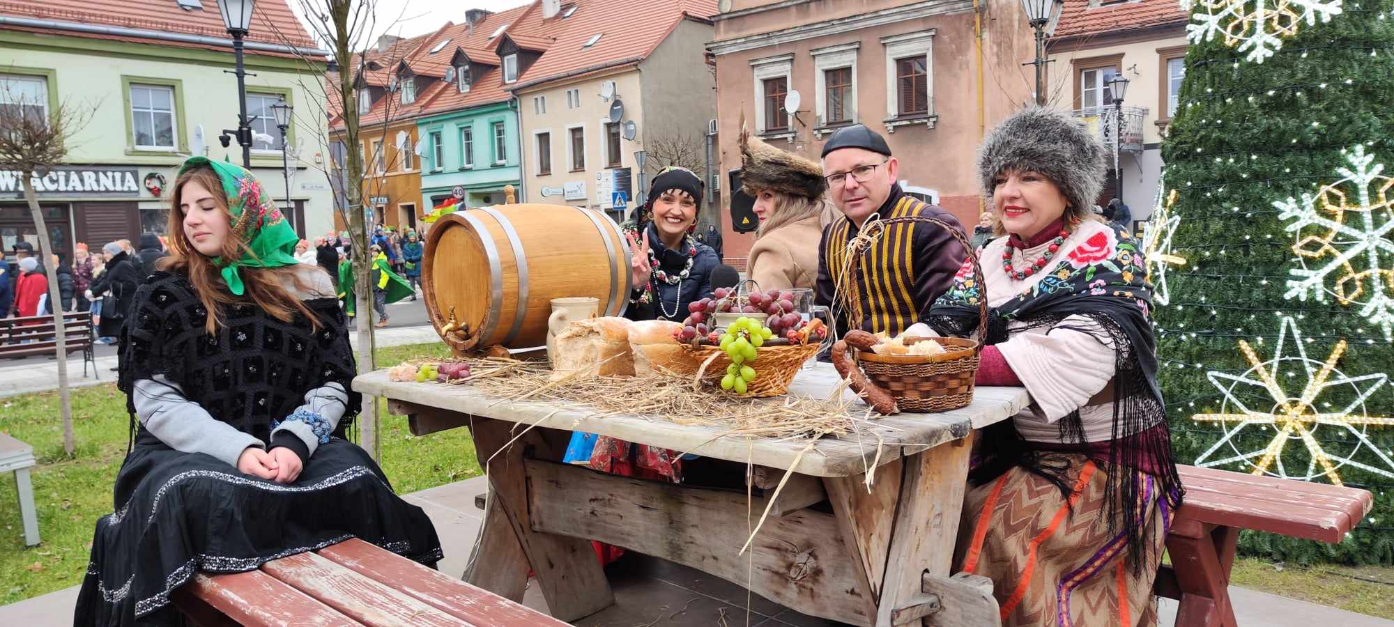 Wspólne kolędowanie podczas Orszaku Trzech Króli w Prochowicach