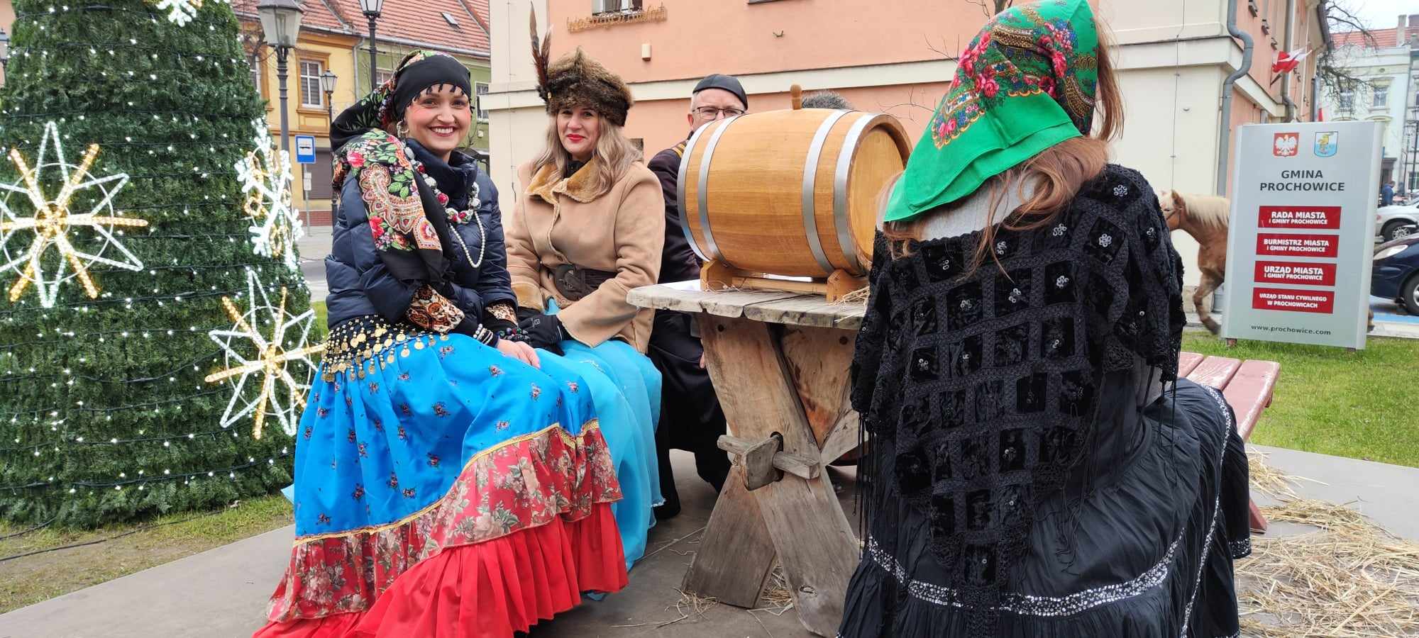 Wspólne kolędowanie podczas Orszaku Trzech Króli w Prochowicach