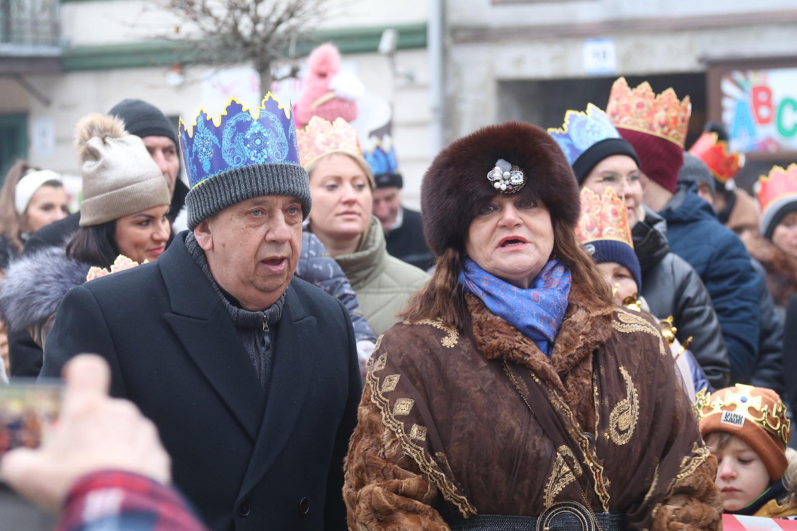 Wspólne kolędowanie podczas Orszaku Trzech Króli w Prochowicach