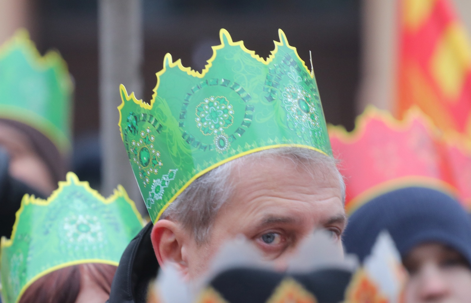 Wspólne kolędowanie podczas Orszaku Trzech Króli w Prochowicach