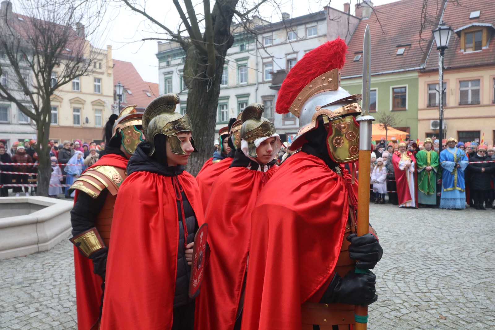 Wspólne kolędowanie podczas Orszaku Trzech Króli w Prochowicach