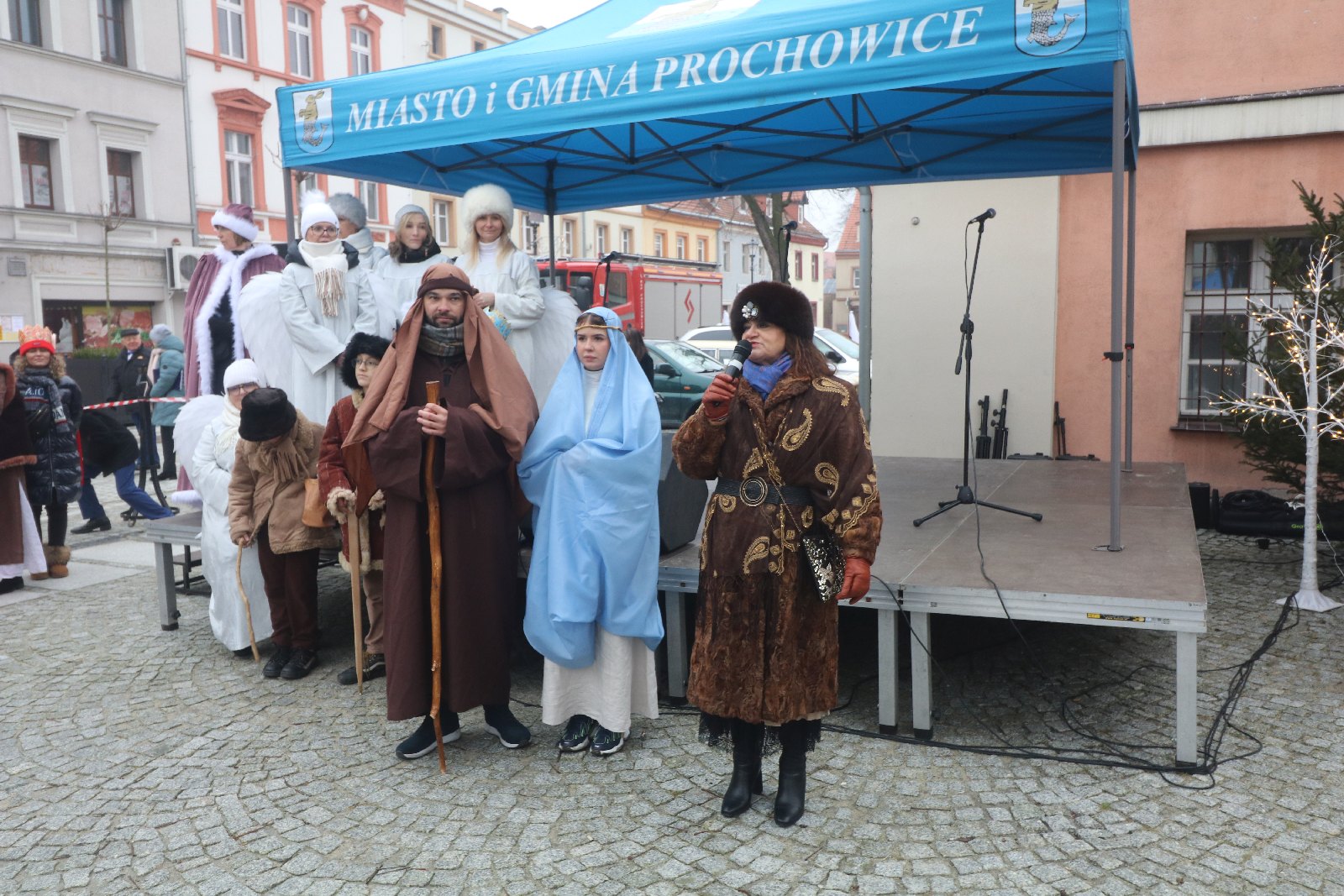 Wspólne kolędowanie podczas Orszaku Trzech Króli w Prochowicach