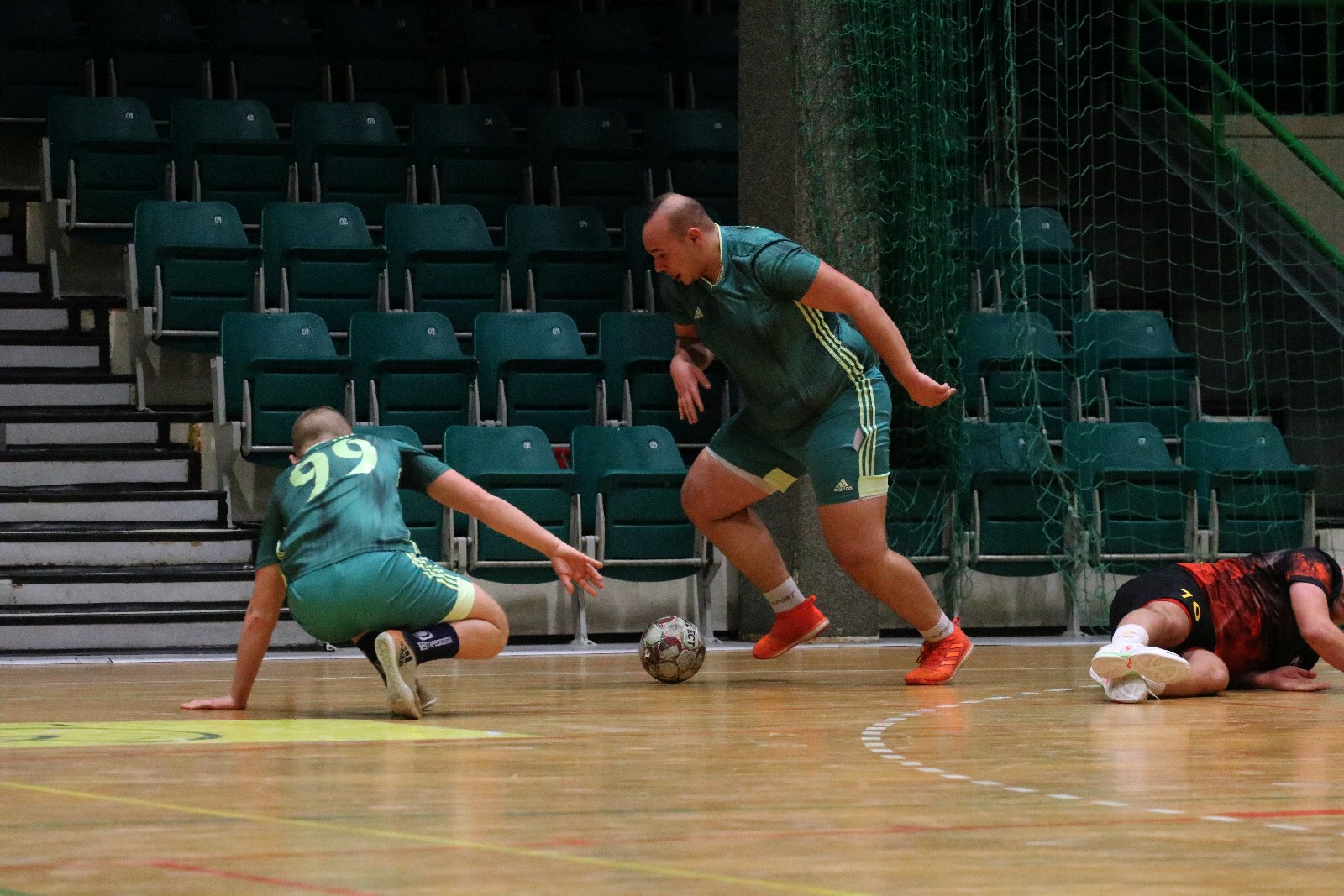 Szósta kolejka Legnickiej Ligi Halowej Saller Cup
