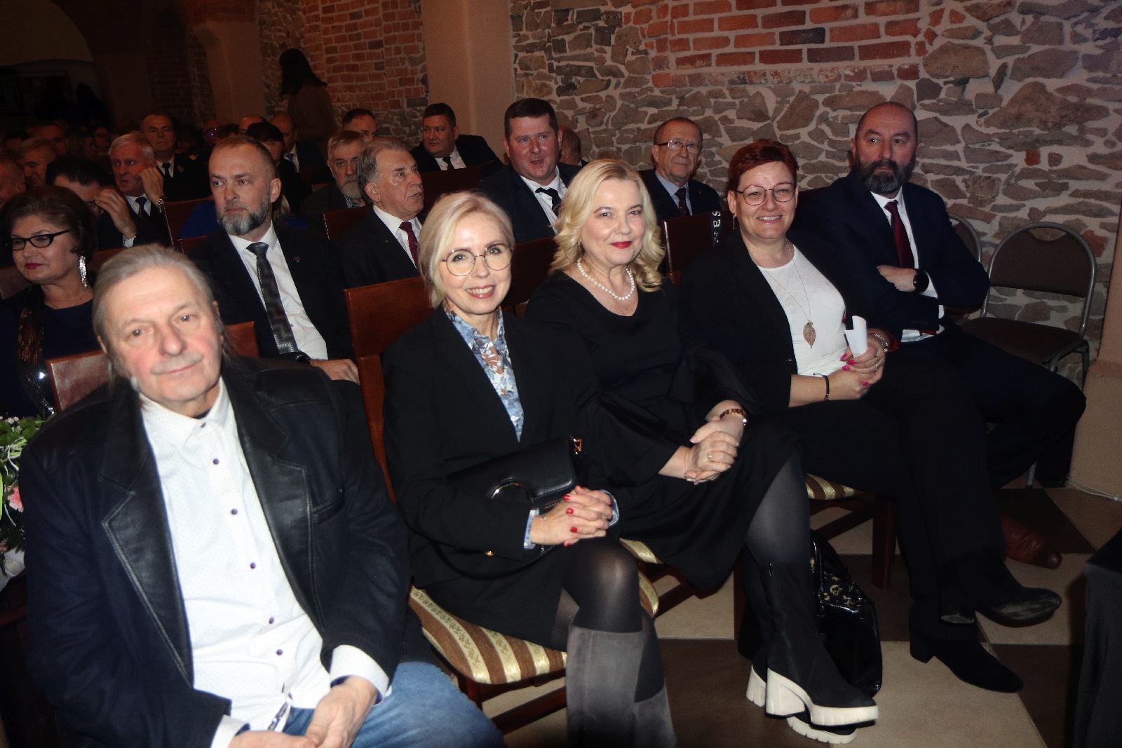 Uroczysta sesja z okazji 25-lecia Powiatu Legnickiego