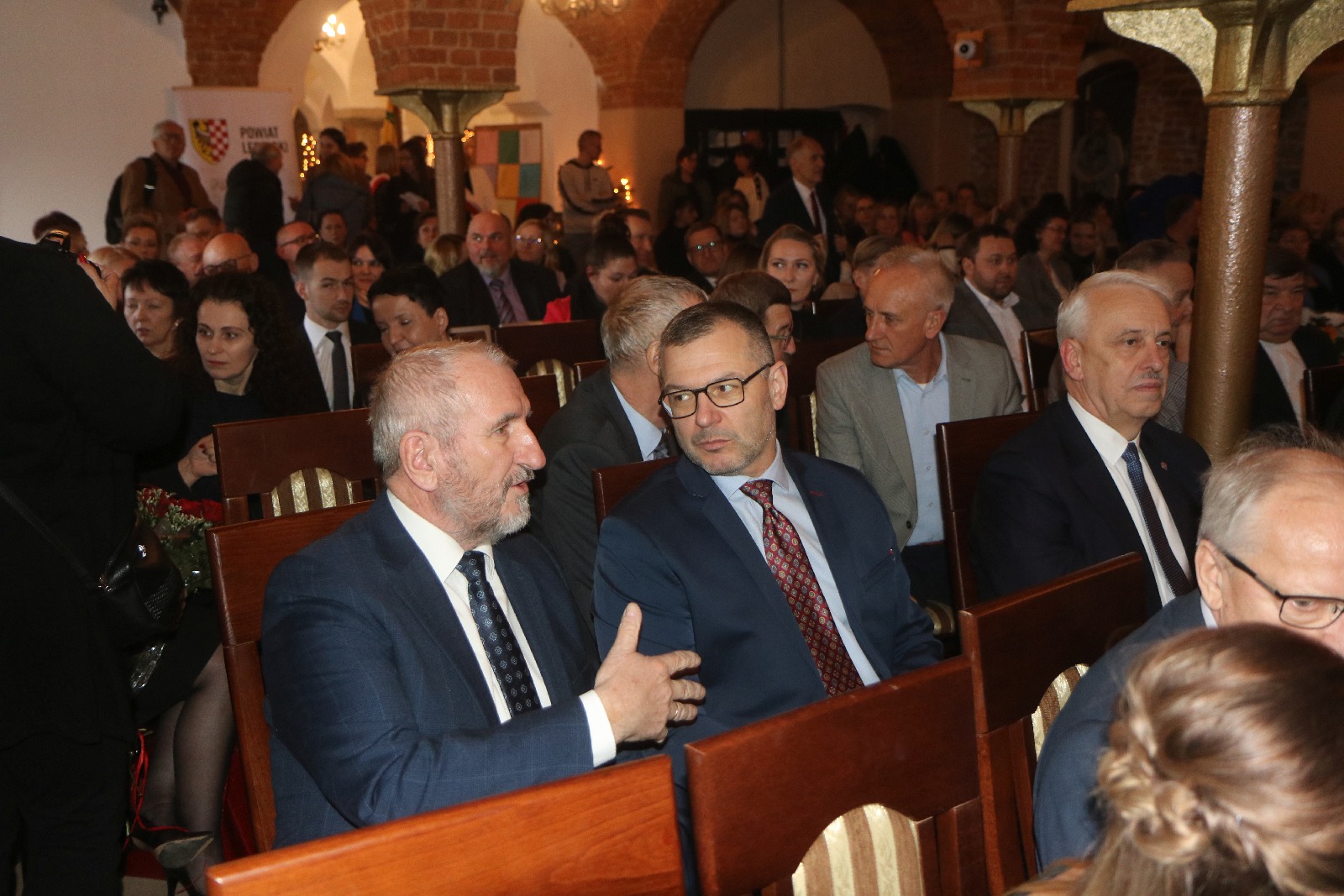 Uroczysta sesja z okazji 25-lecia Powiatu Legnickiego