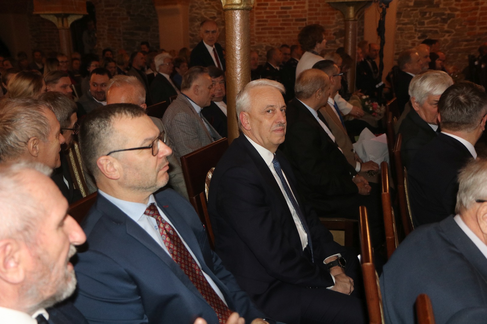 Uroczysta sesja z okazji 25-lecia Powiatu Legnickiego
