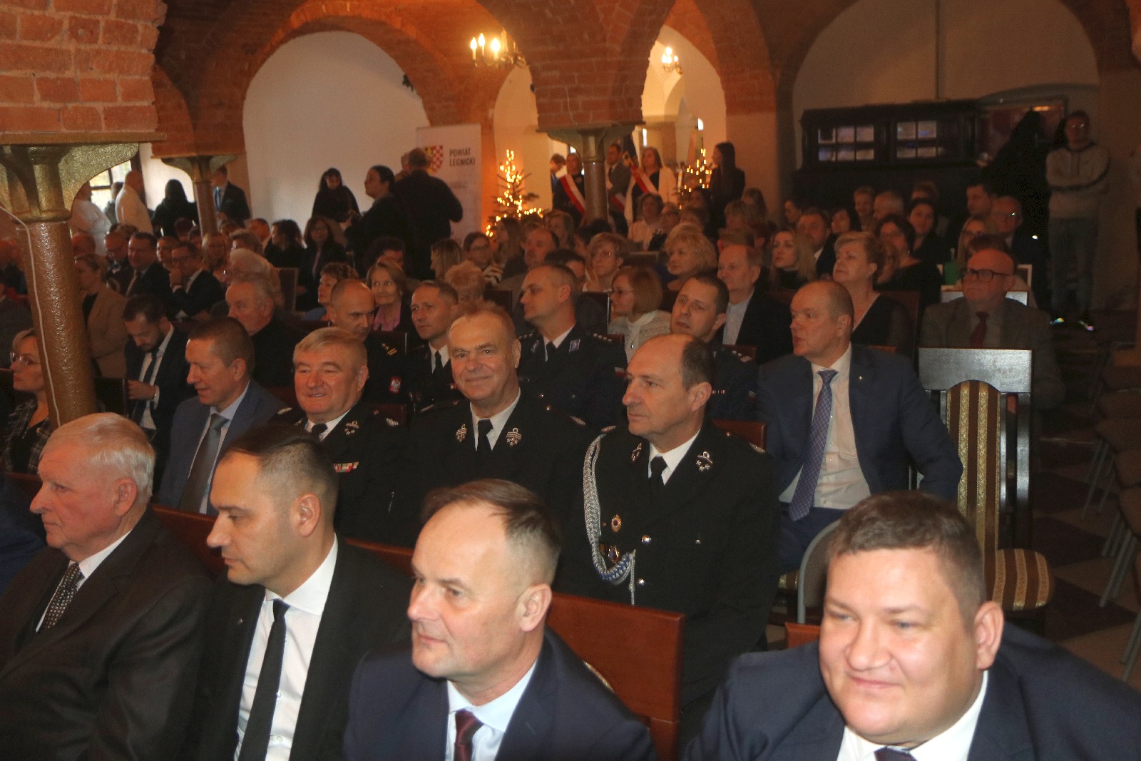 Uroczysta sesja z okazji 25-lecia Powiatu Legnickiego