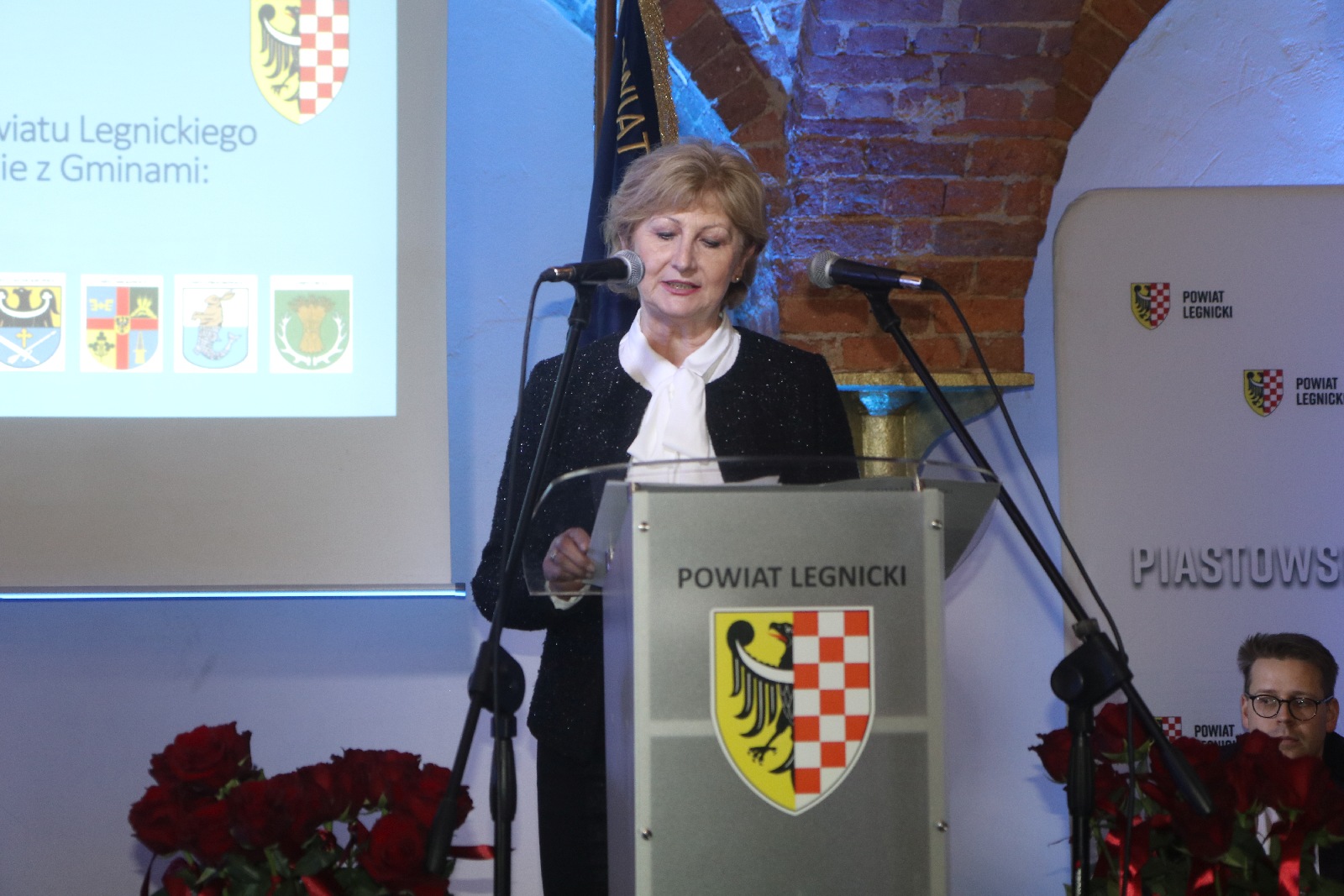 Uroczysta sesja z okazji 25-lecia Powiatu Legnickiego