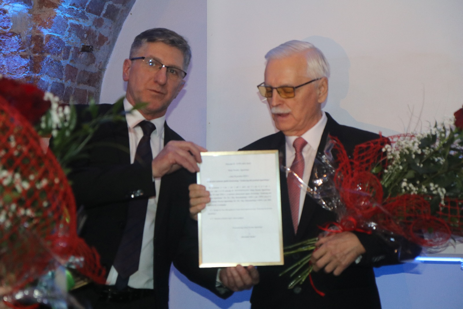 Uroczysta sesja z okazji 25-lecia Powiatu Legnickiego