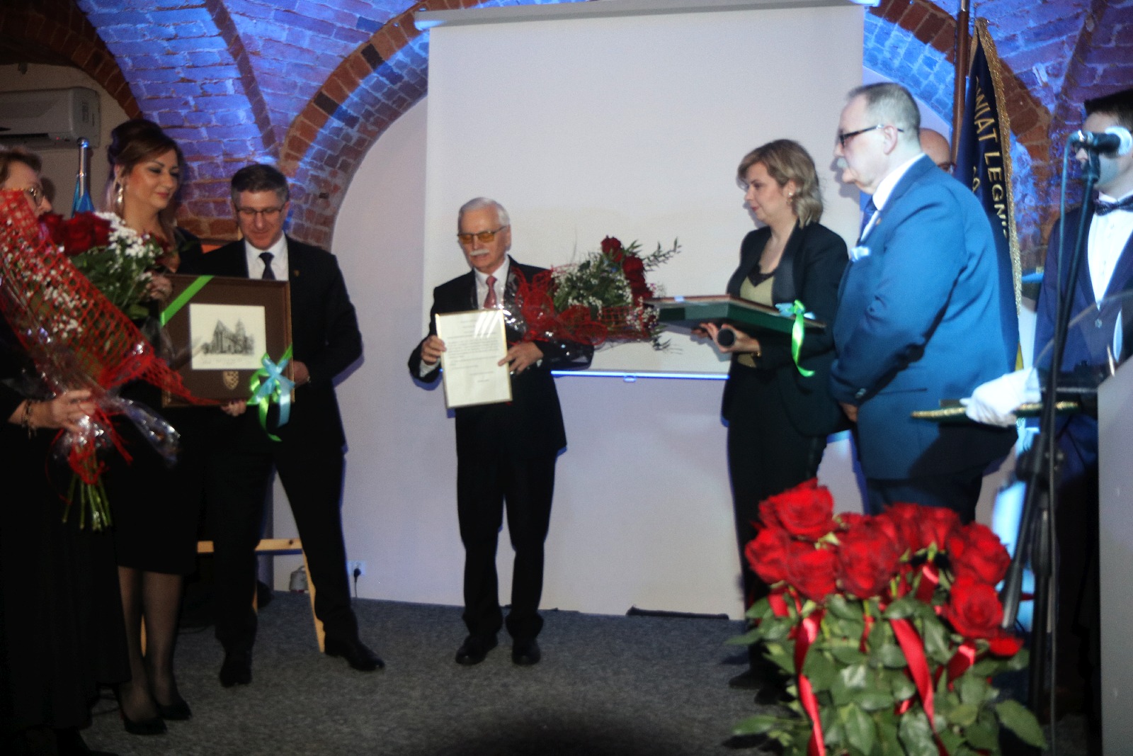 Uroczysta sesja z okazji 25-lecia Powiatu Legnickiego