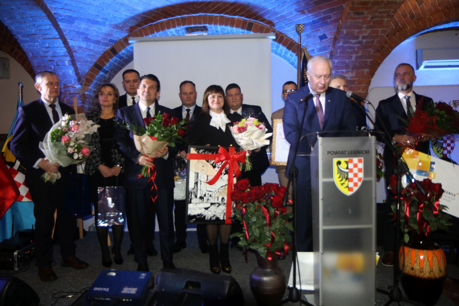 Uroczysta sesja z okazji 25-lecia Powiatu Legnickiego