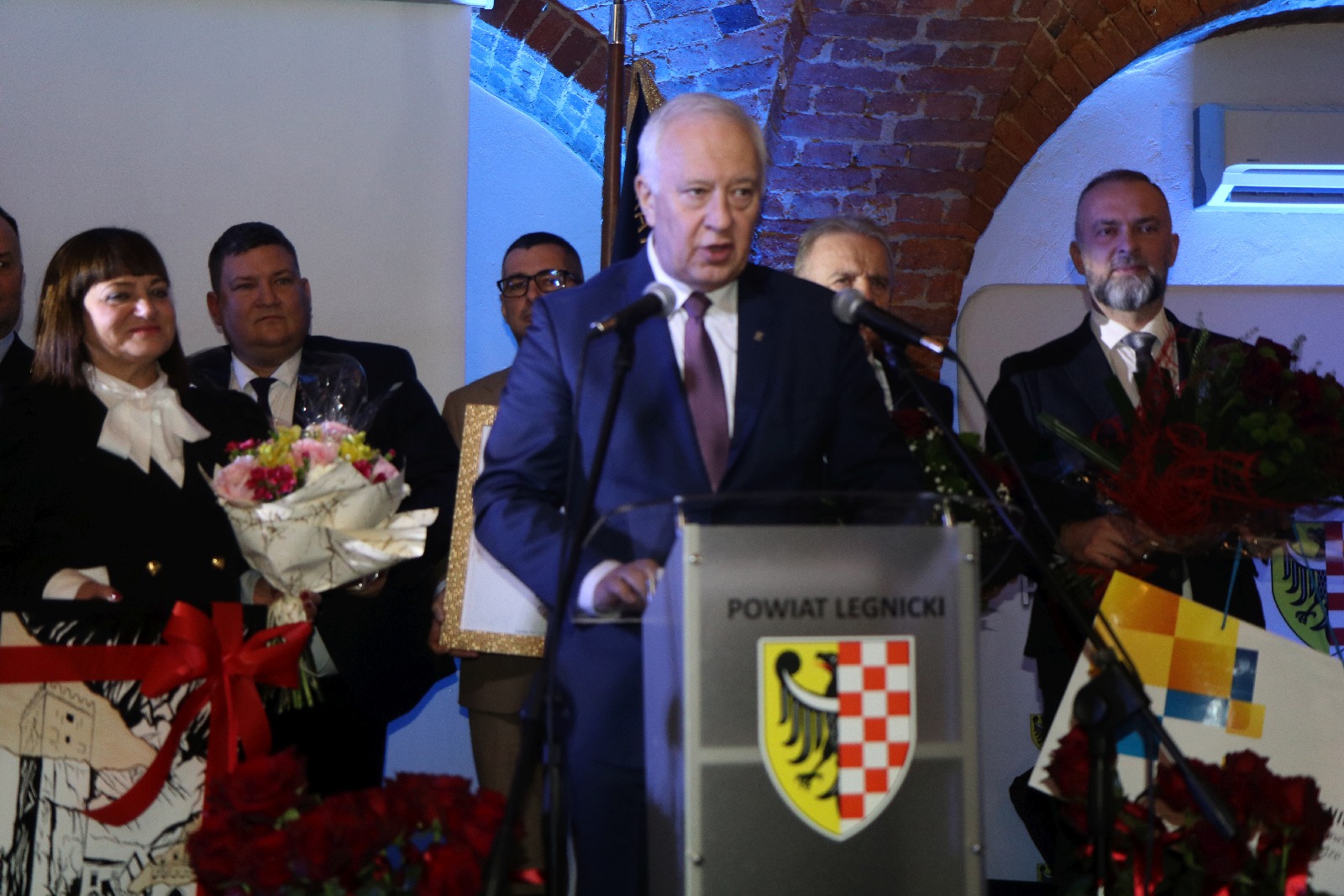 Uroczysta sesja z okazji 25-lecia Powiatu Legnickiego