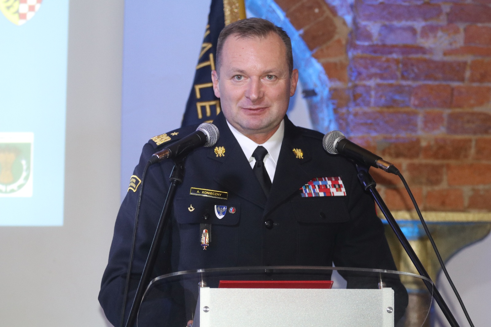 Uroczysta sesja z okazji 25-lecia Powiatu Legnickiego