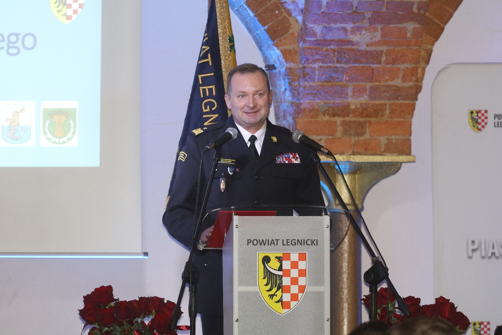 Uroczysta sesja z okazji 25-lecia Powiatu Legnickiego