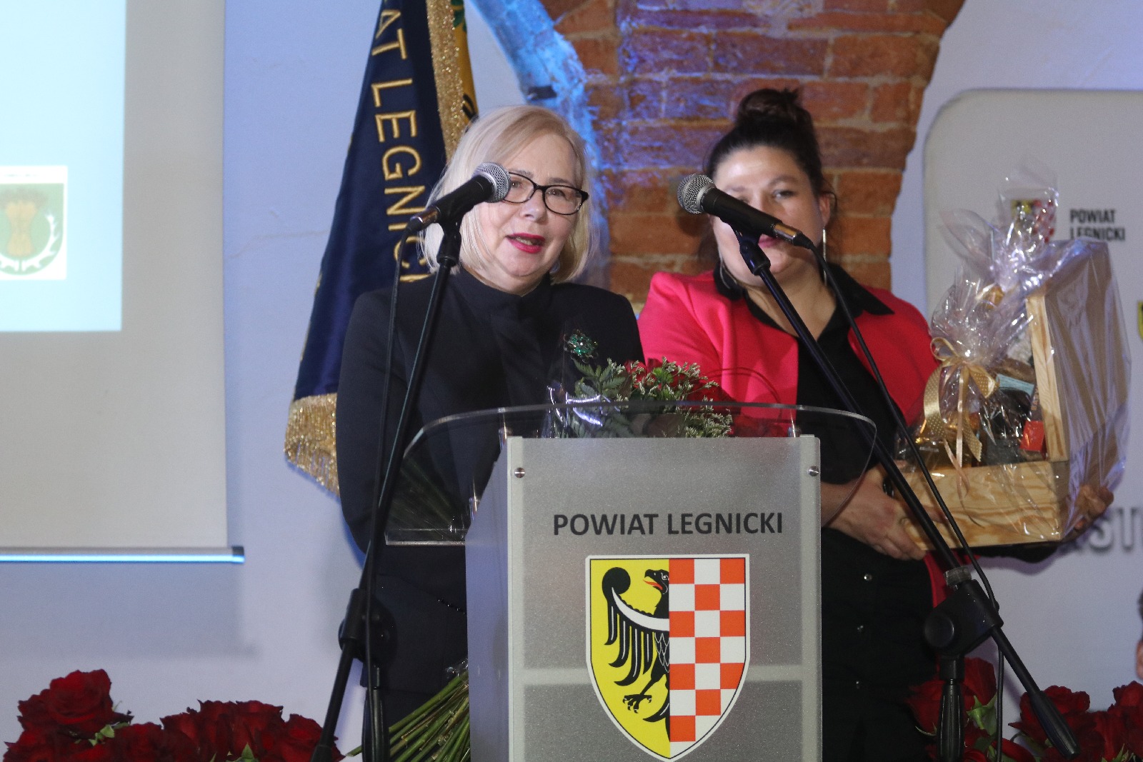 Uroczysta sesja z okazji 25-lecia Powiatu Legnickiego