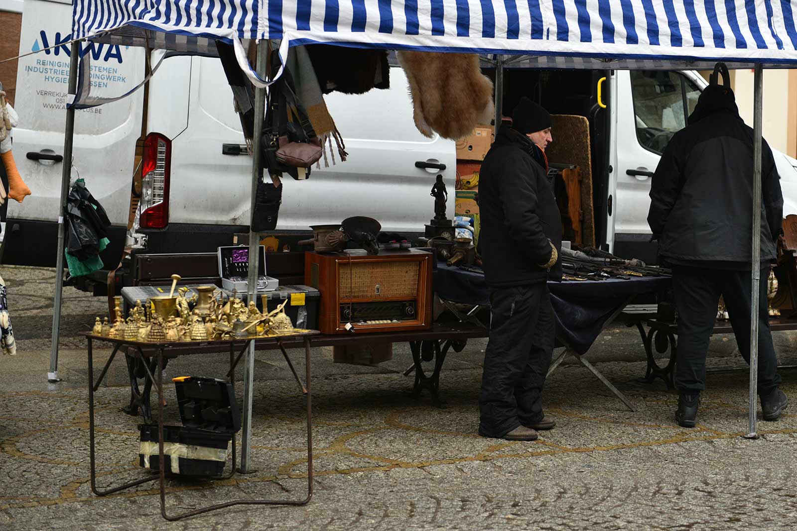 Mimo niesprzyjającej aury nie zabrakło poszukiwaczy unikatów