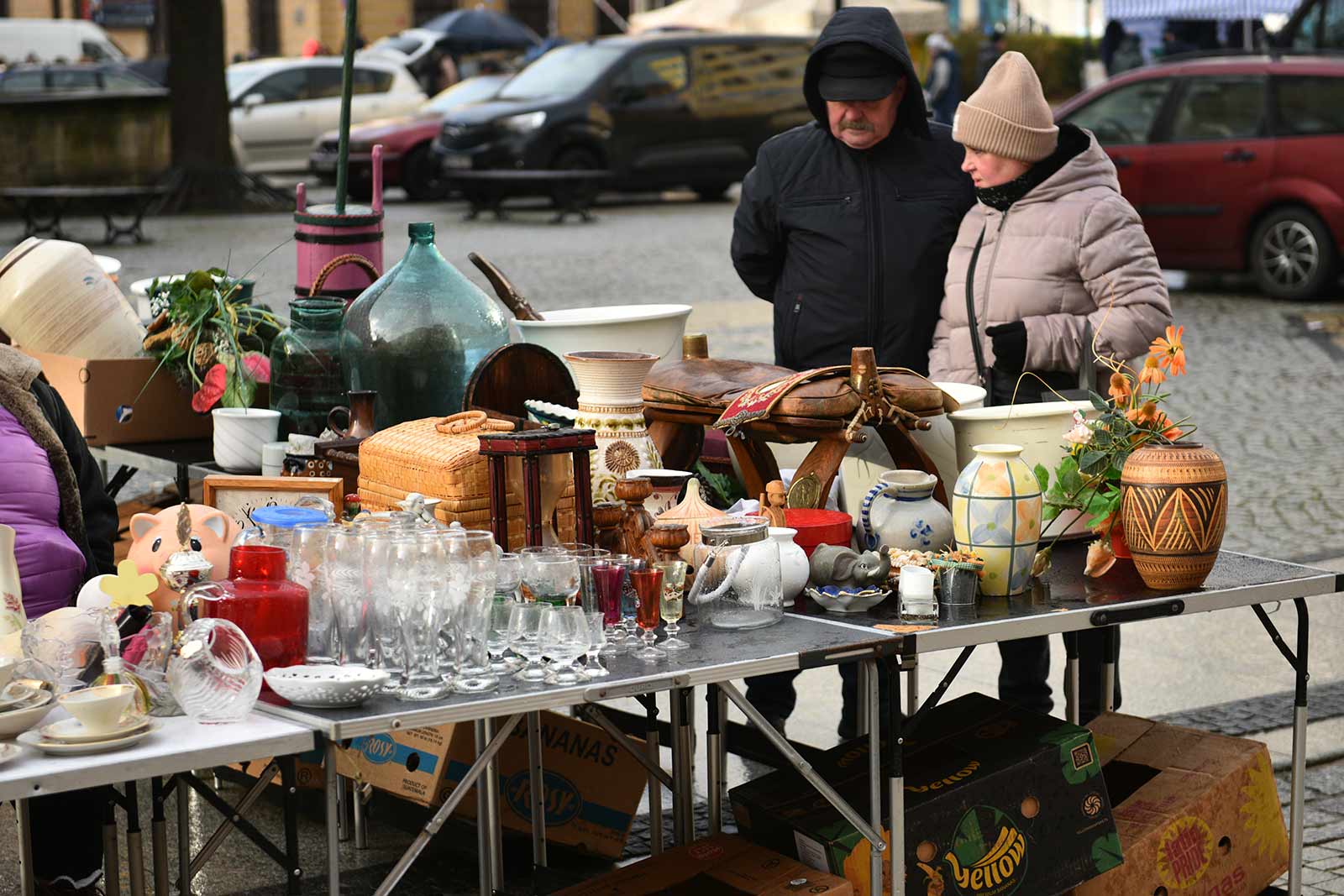 Mimo niesprzyjającej aury nie zabrakło poszukiwaczy unikatów