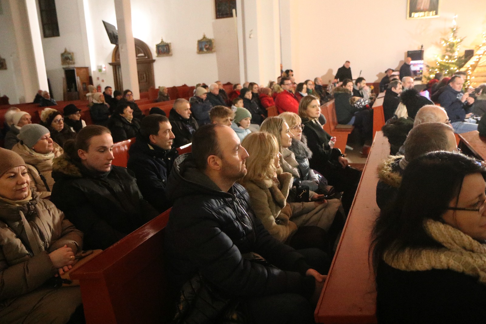 Jasełka w wykonaniu dzieci z parafii Podwyższenia Krzyża