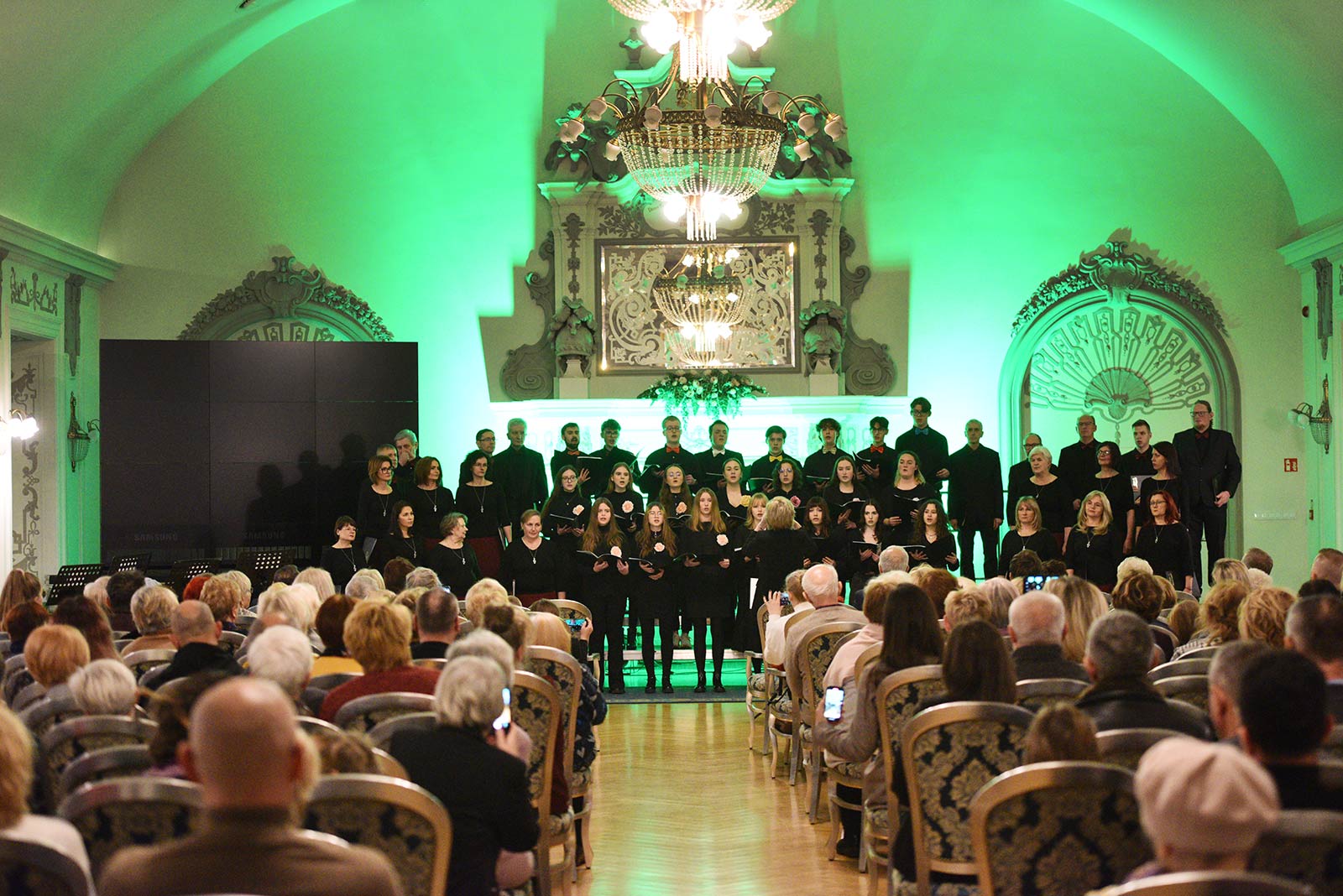 Koncert kolęd i pastorałek w wykonaniu chóru Madrygał