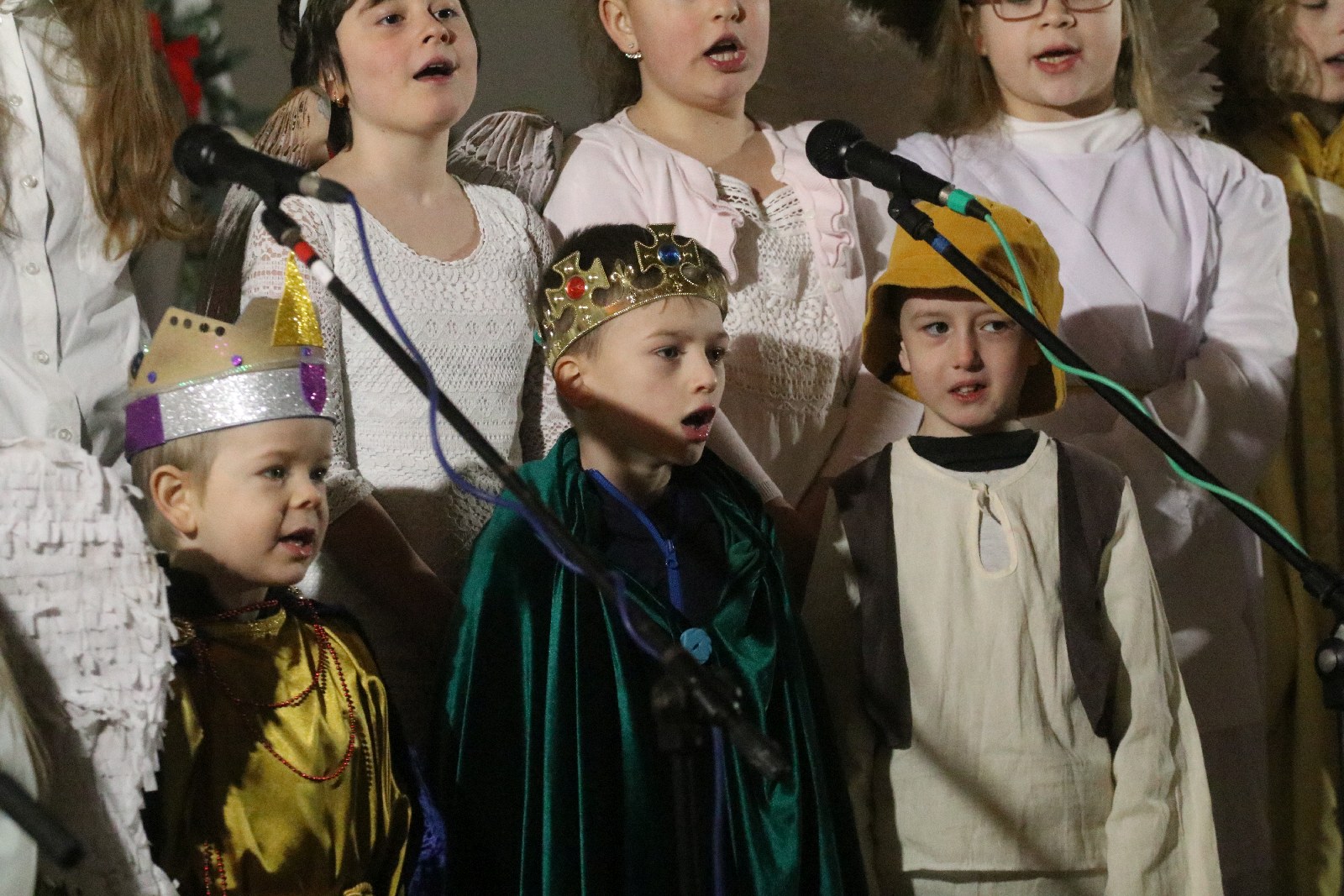 Jasełka w wykonaniu dzieci z parafii Podwyższenia Krzyża