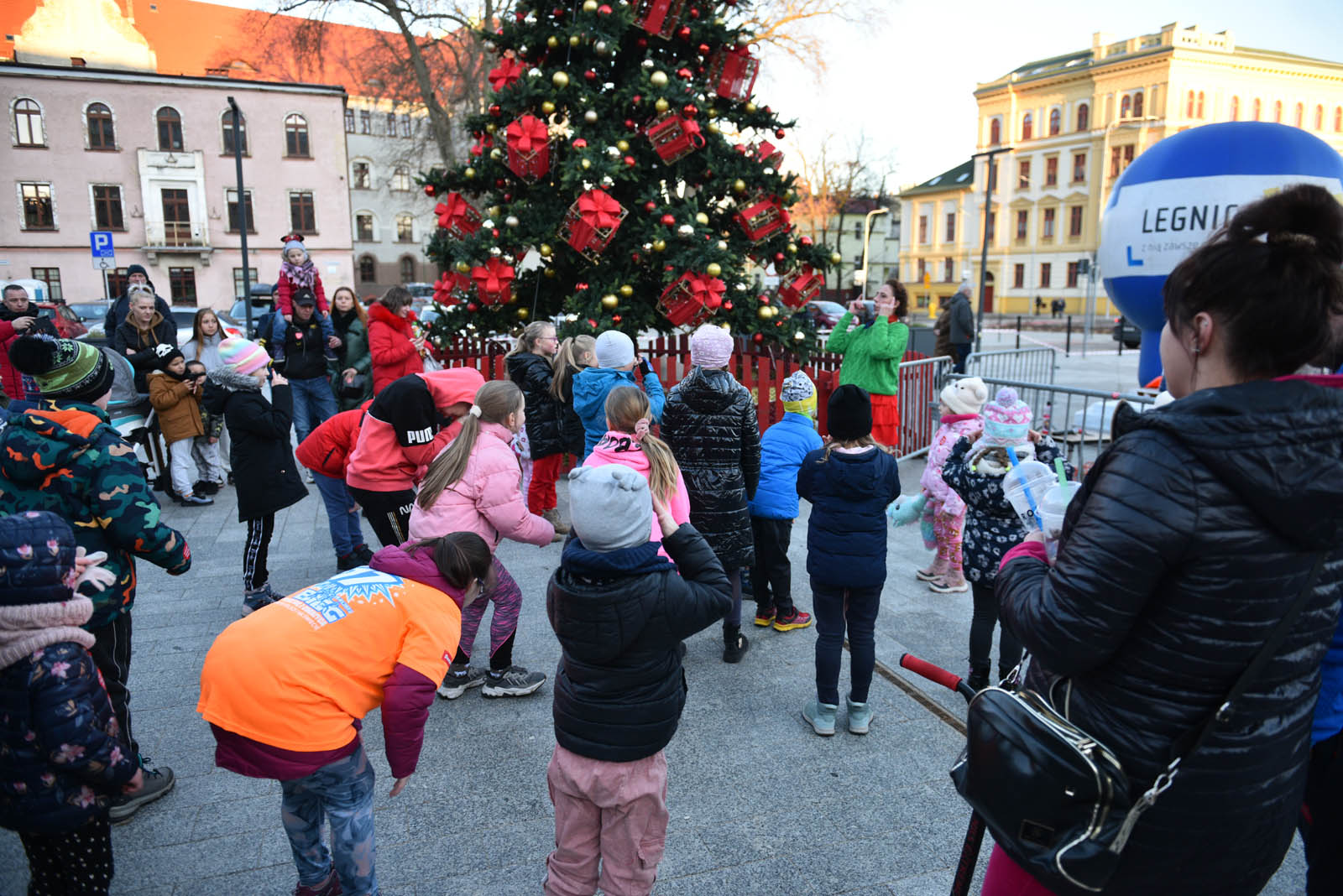Pobiegli dla WOŚP w „Biegu z Serduszkiem” na Placu Słowiańskim