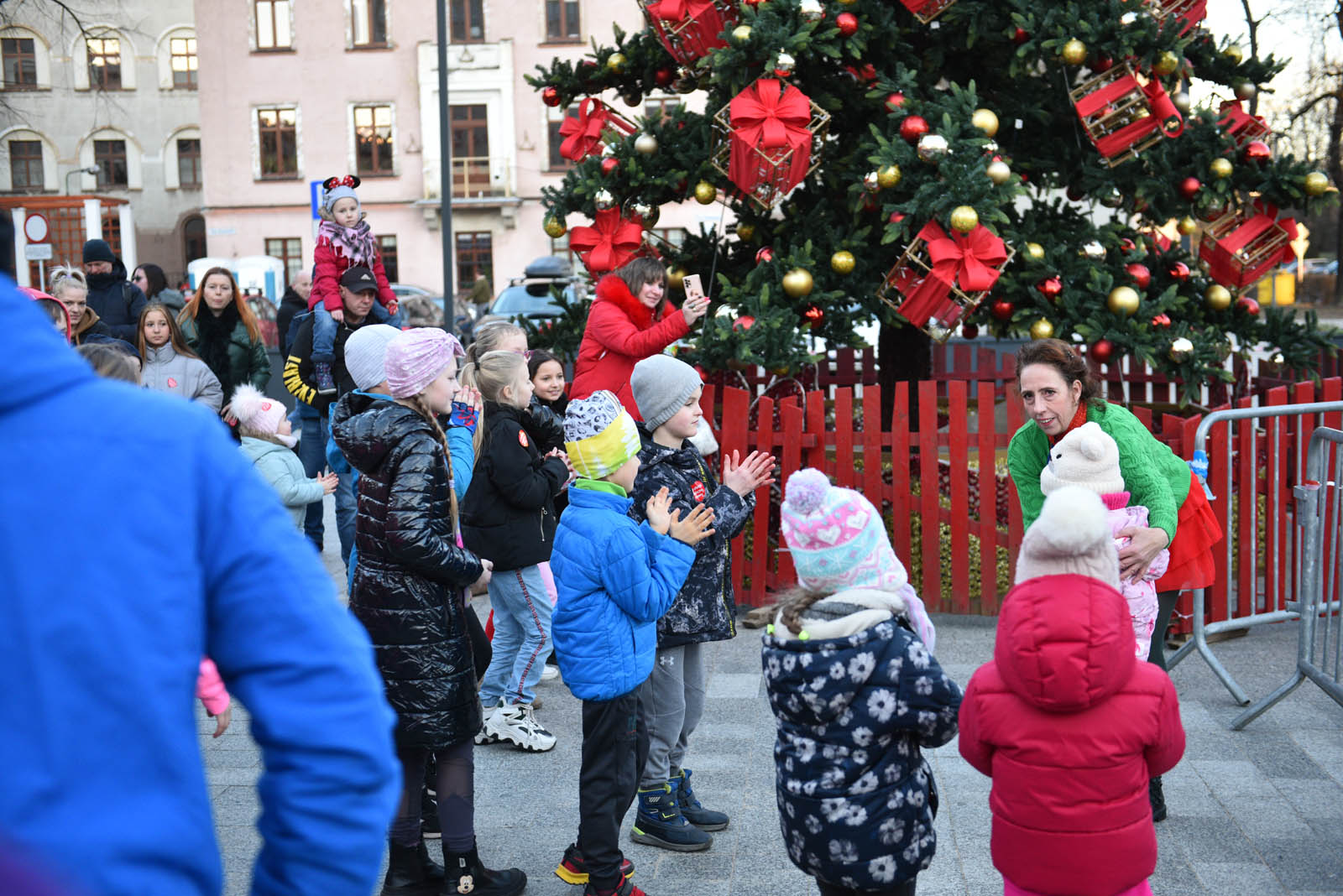 Pobiegli dla WOŚP w „Biegu z Serduszkiem” na Placu Słowiańskim