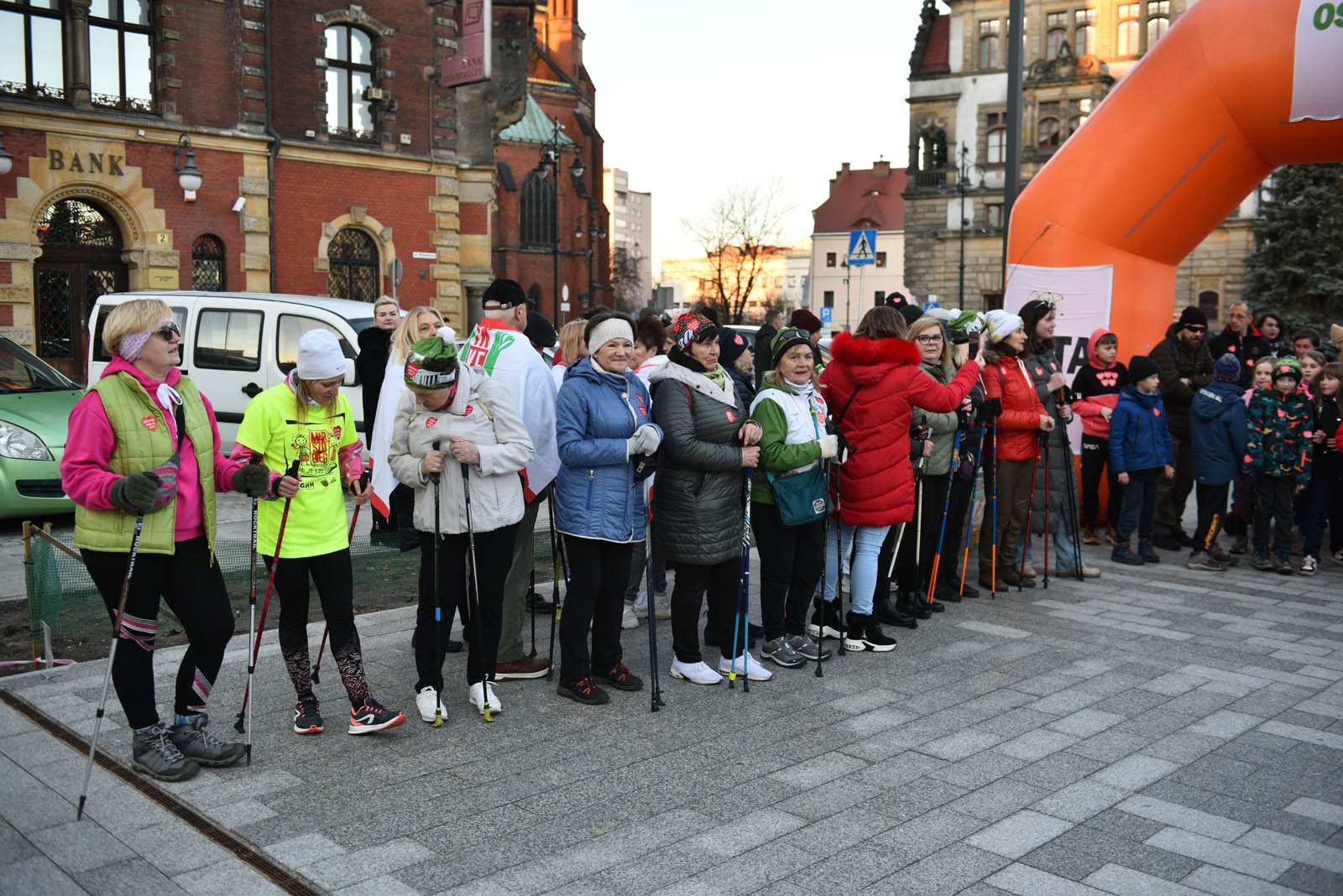Pobiegli dla WOŚP w „Biegu z Serduszkiem” na Placu Słowiańskim