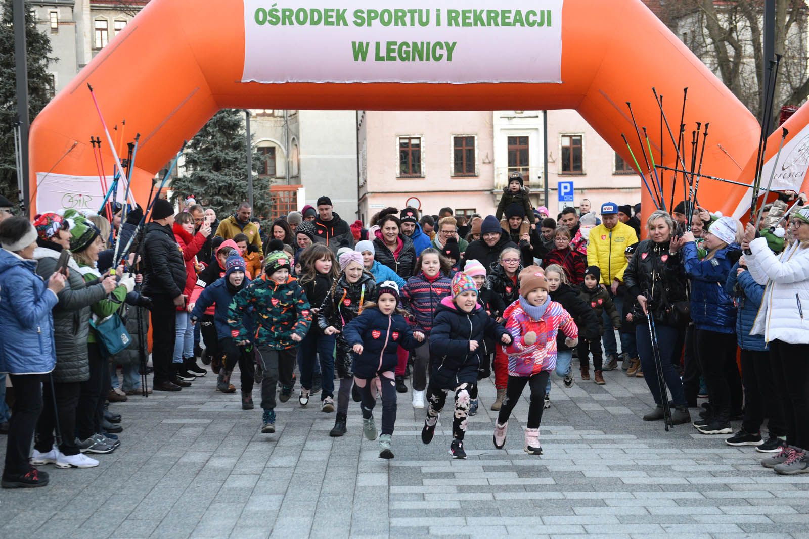 Pobiegli dla WOŚP w „Biegu z Serduszkiem” na Placu Słowiańskim