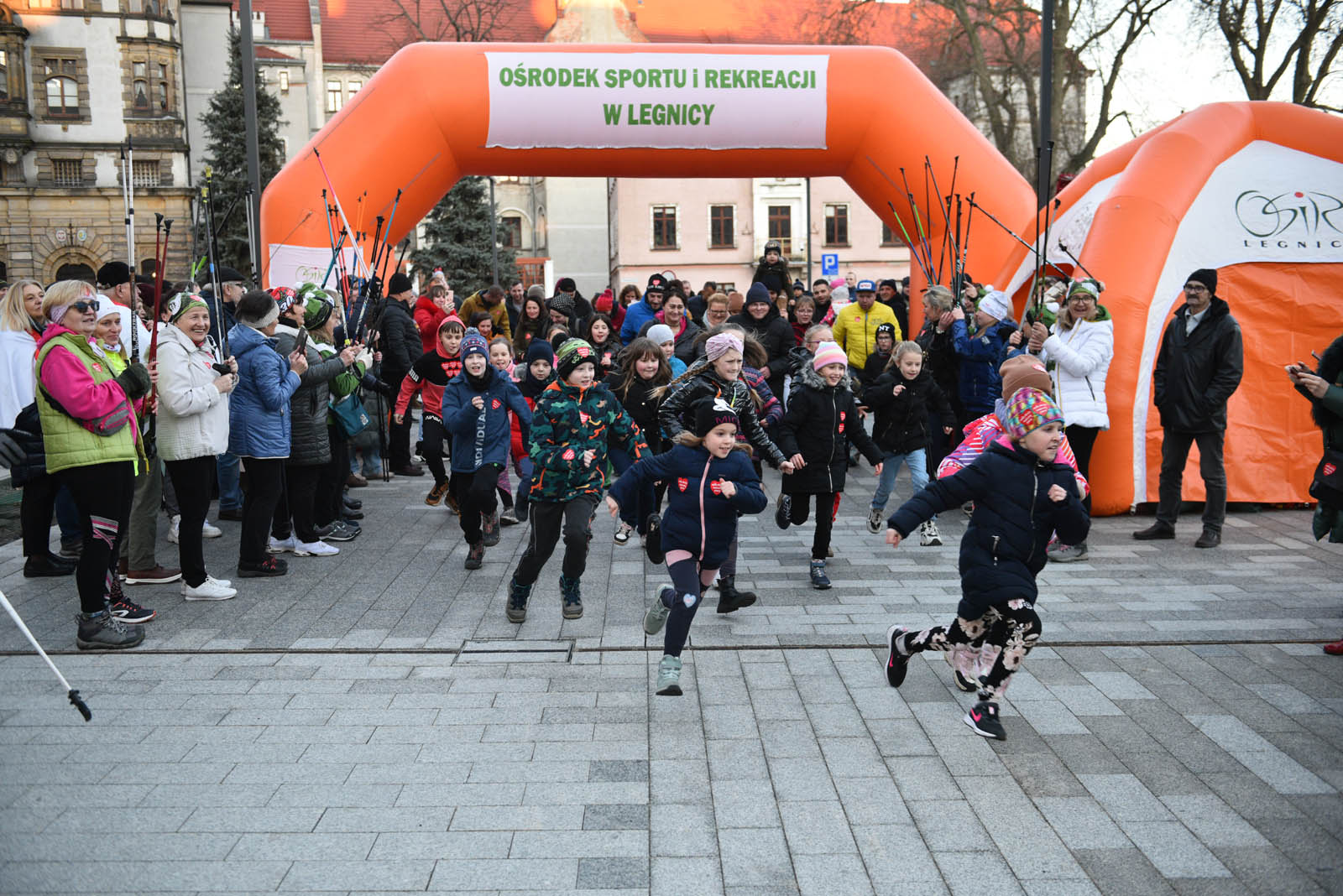 Pobiegli dla WOŚP w „Biegu z Serduszkiem” na Placu Słowiańskim