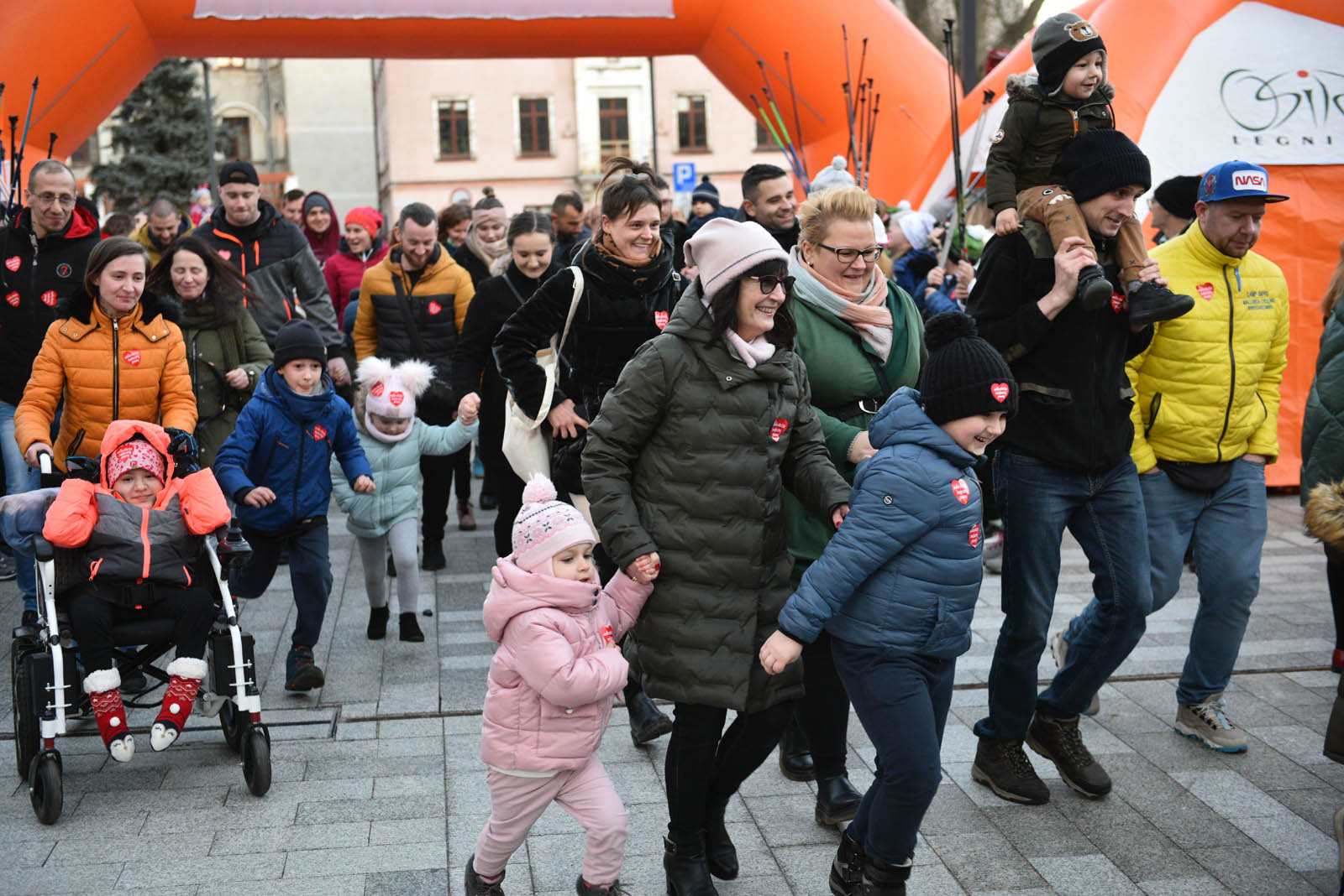 Pobiegli dla WOŚP w „Biegu z Serduszkiem” na Placu Słowiańskim