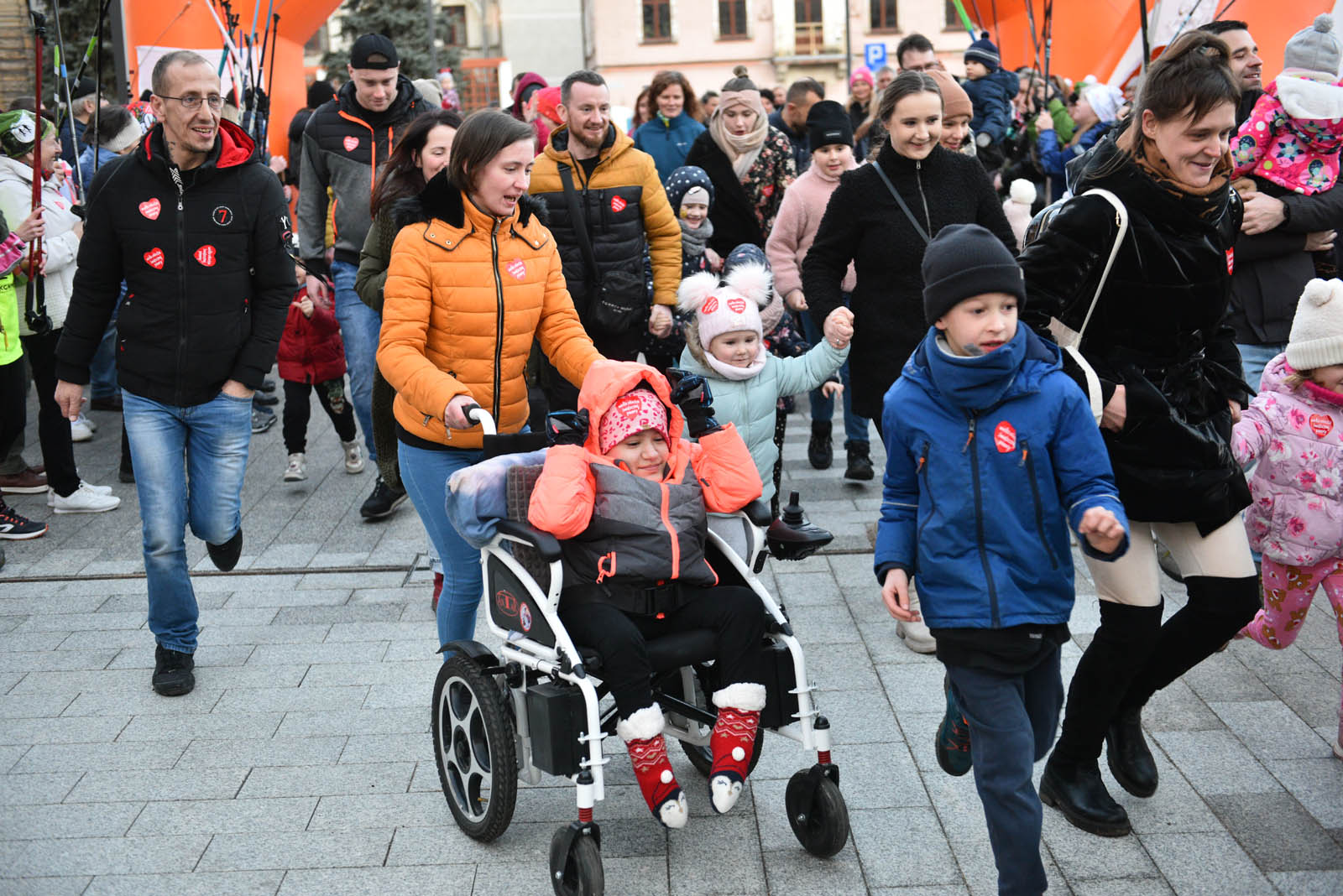 Pobiegli dla WOŚP w „Biegu z Serduszkiem” na Placu Słowiańskim