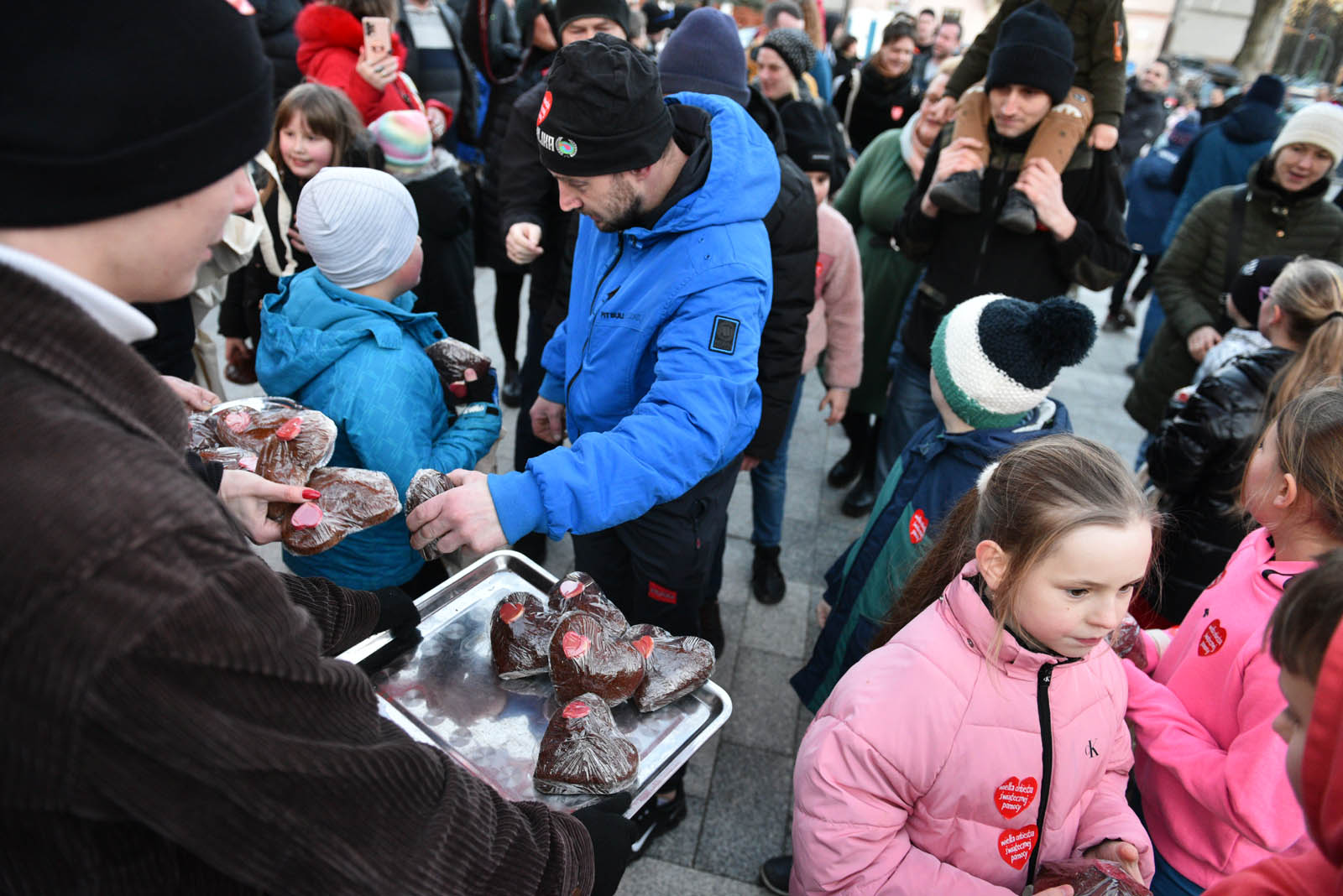 Pobiegli dla WOŚP w „Biegu z Serduszkiem” na Placu Słowiańskim