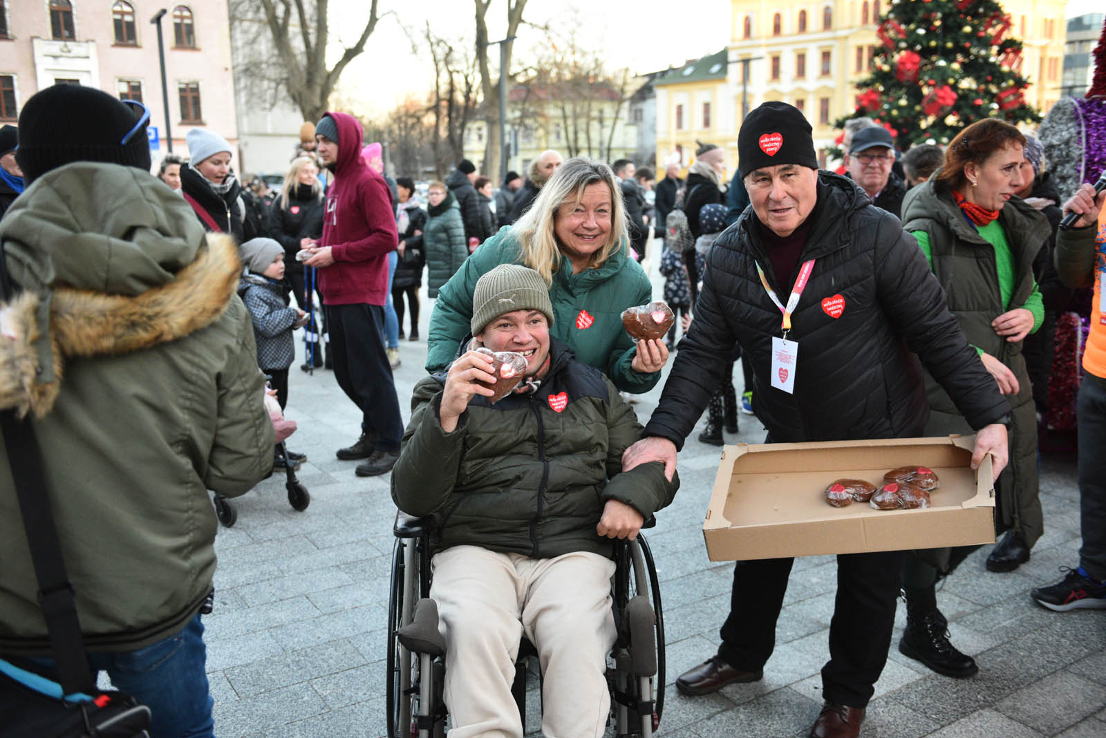 Pobiegli dla WOŚP w „Biegu z Serduszkiem” na Placu Słowiańskim