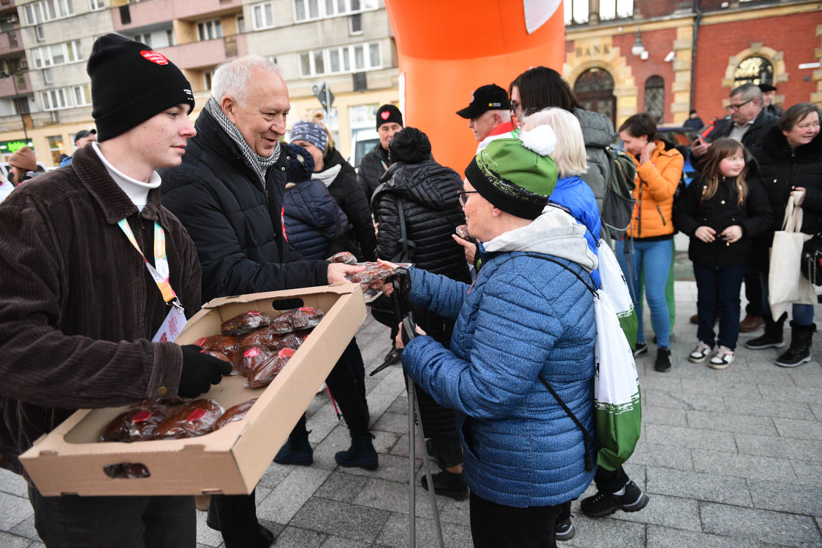 Pobiegli dla WOŚP w „Biegu z Serduszkiem” na Placu Słowiańskim