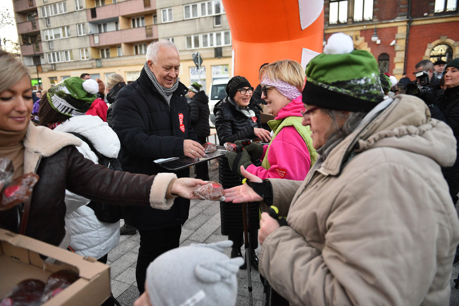 Pobiegli dla WOŚP w „Biegu z Serduszkiem” na Placu Słowiańskim
