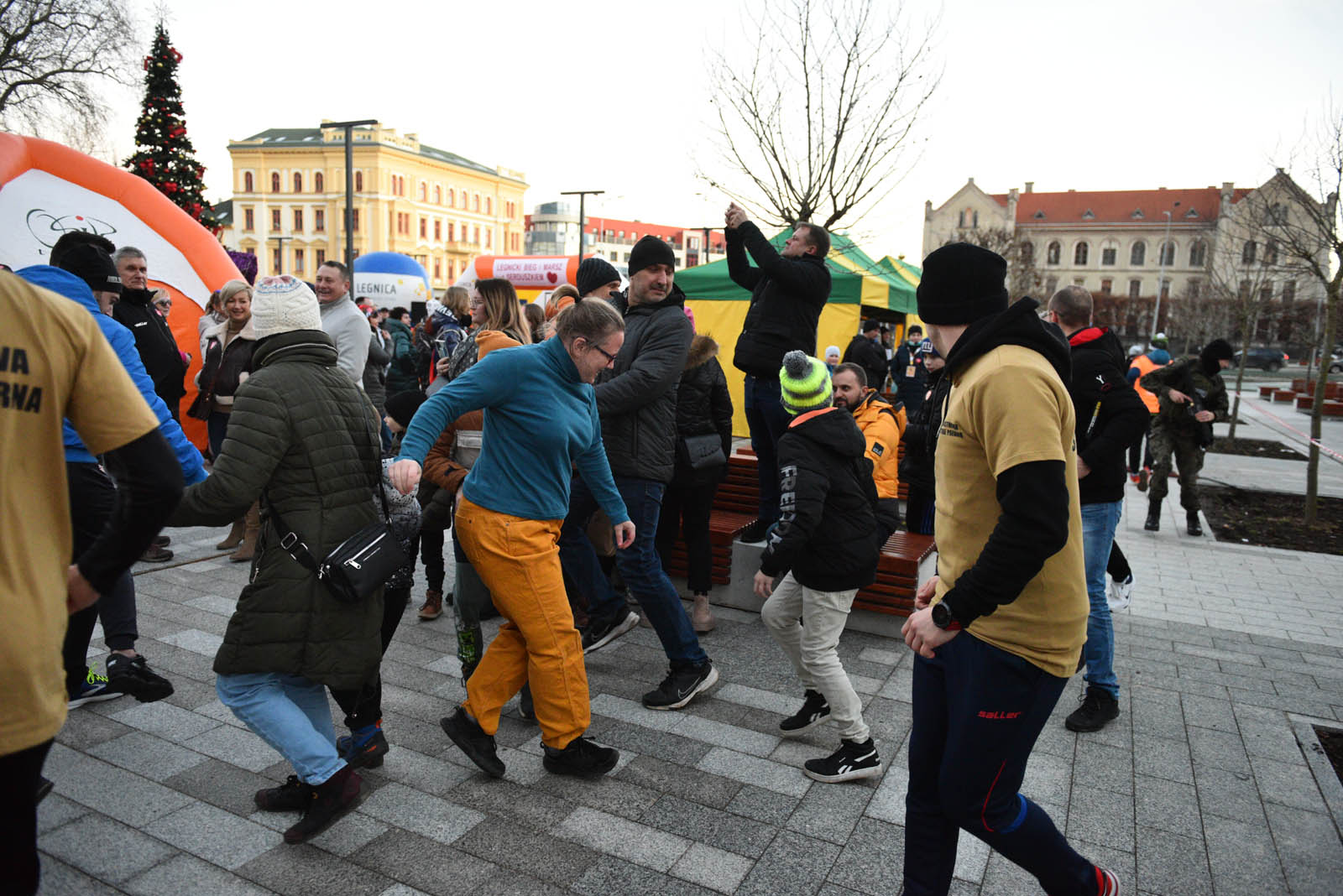 Pobiegli dla WOŚP w „Biegu z Serduszkiem” na Placu Słowiańskim