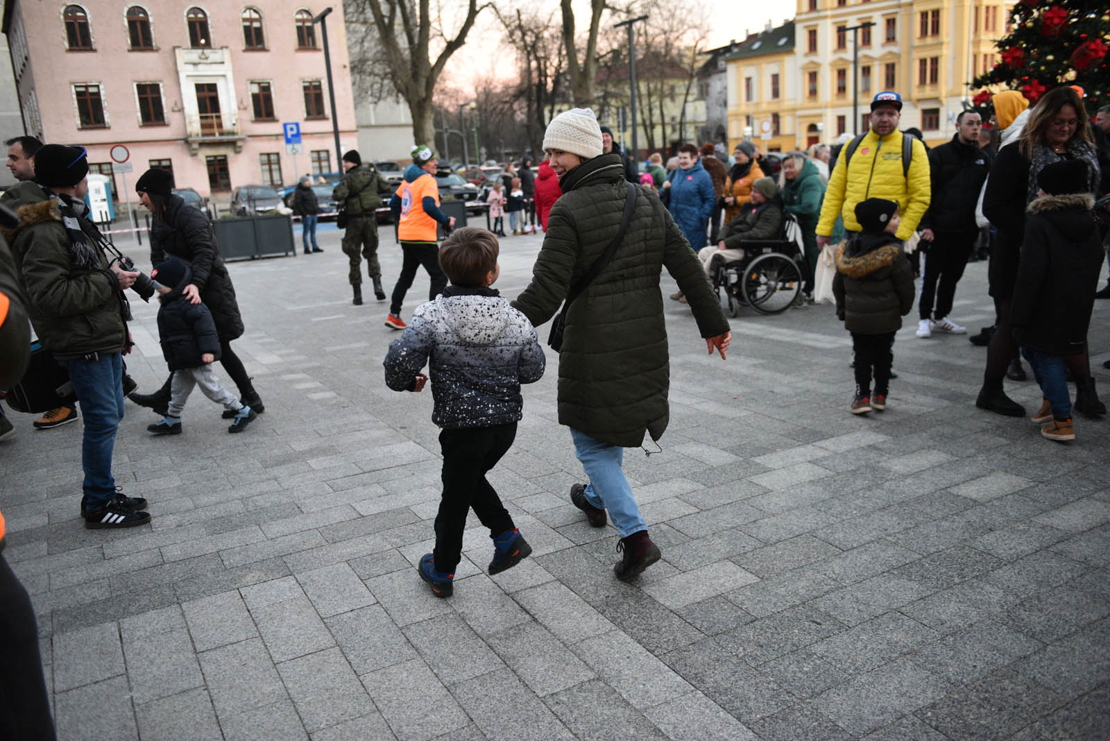 Pobiegli dla WOŚP w „Biegu z Serduszkiem” na Placu Słowiańskim